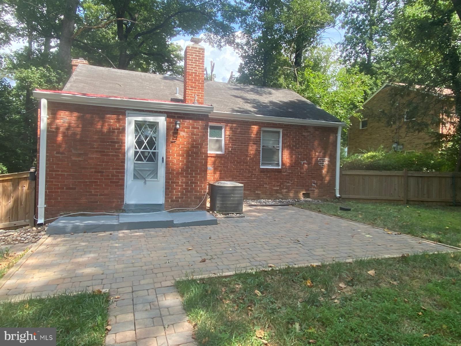 WESTHAMPTON - Residential Lease