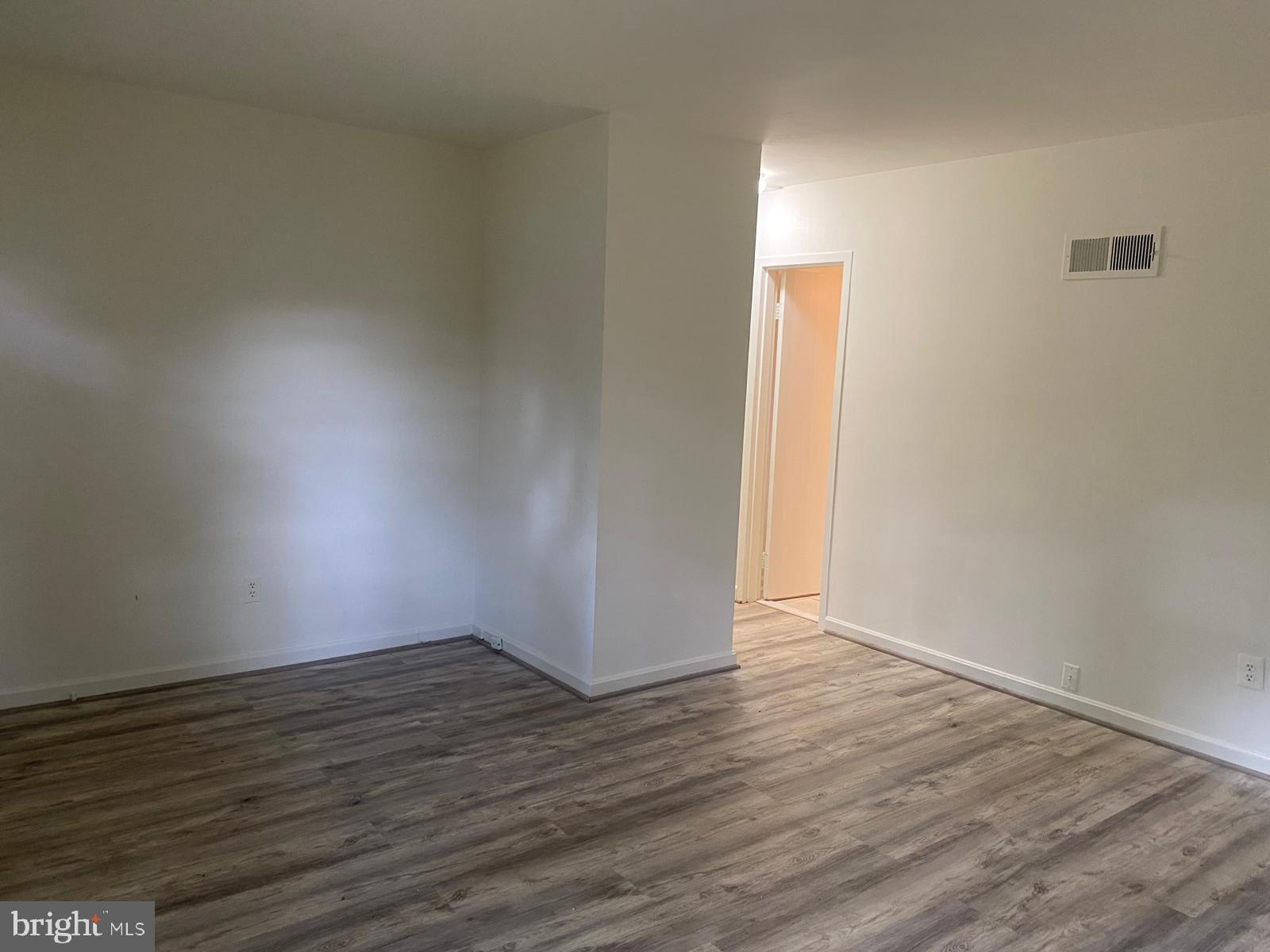 WESTHAMPTON - Residential Lease