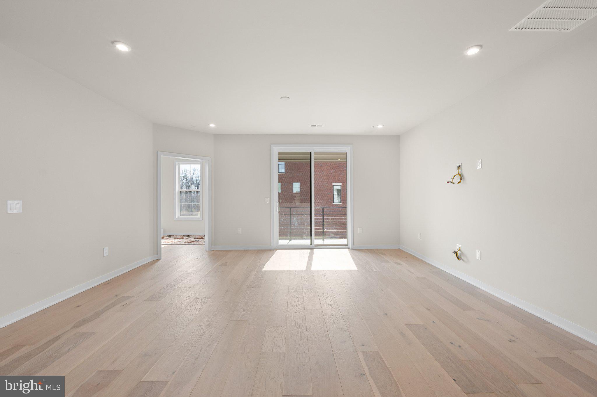 METRO WALK AT MOOREFIELD STATION - Residential Lease