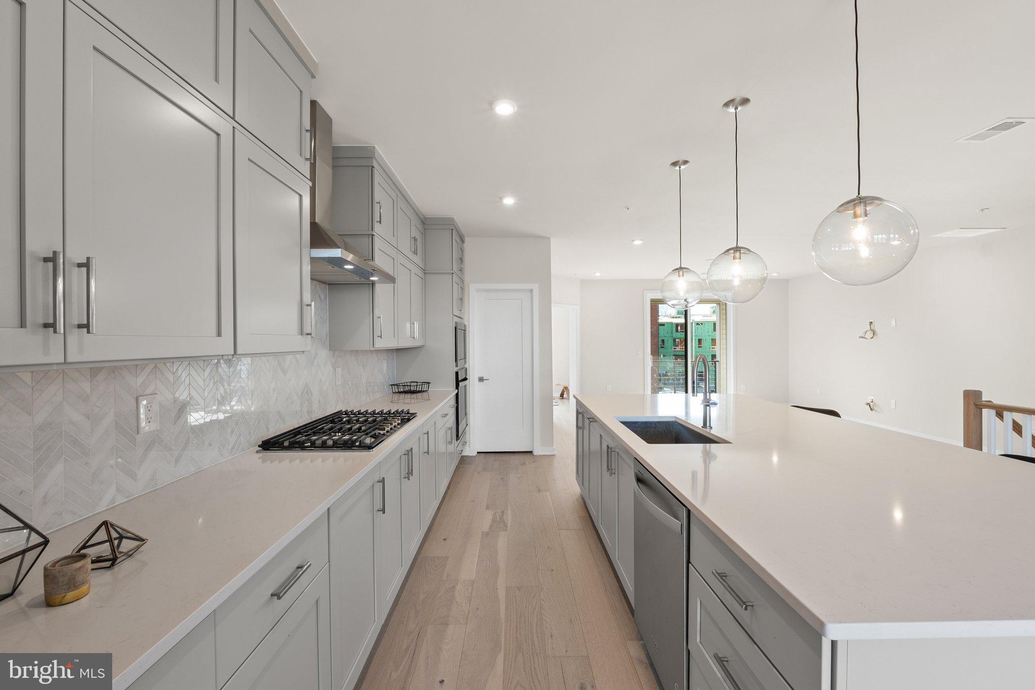 METRO WALK AT MOOREFIELD STATION - Residential Lease