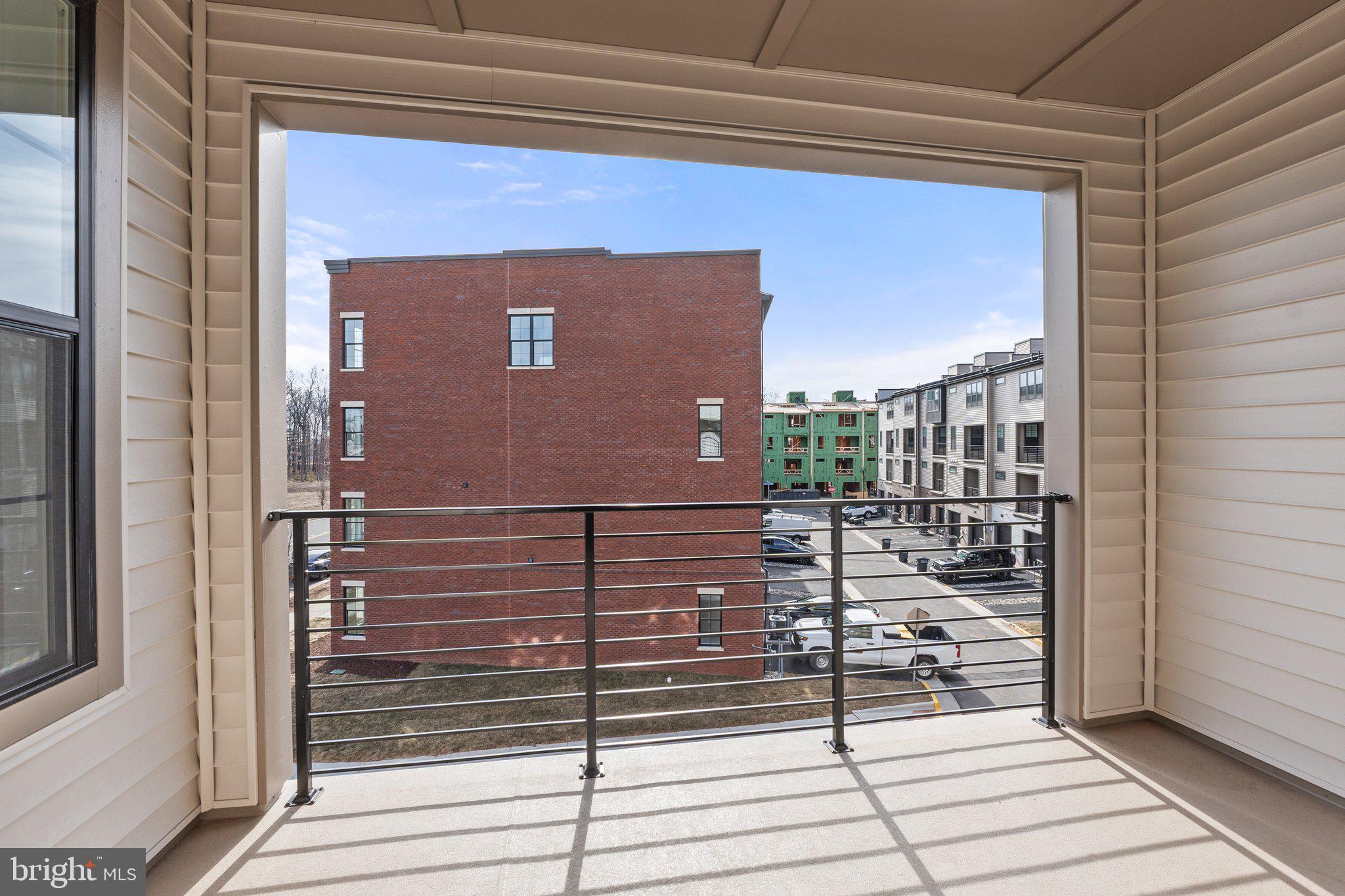 METRO WALK AT MOOREFIELD STATION - Residential Lease