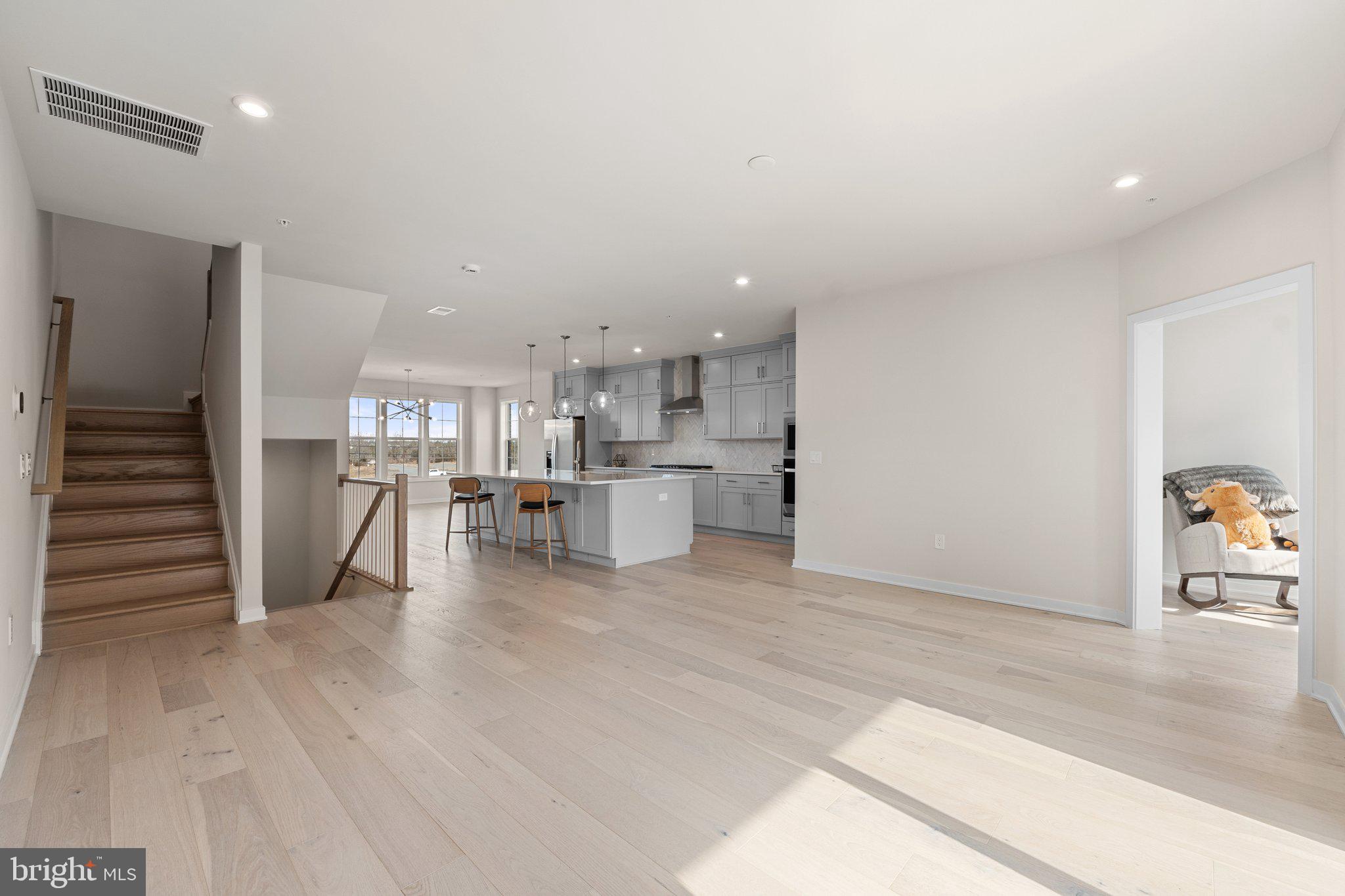 METRO WALK AT MOOREFIELD STATION - Residential Lease