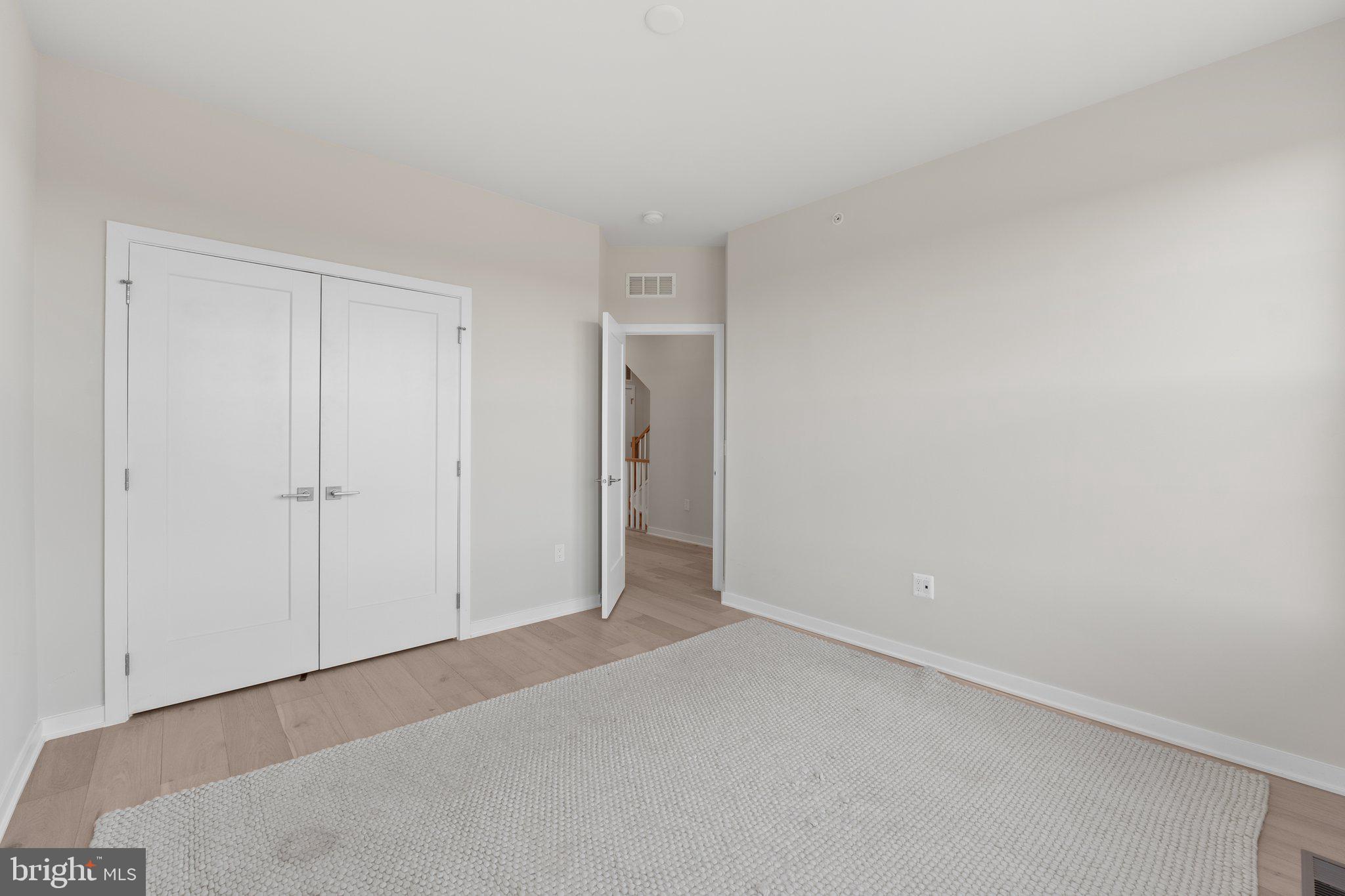 METRO WALK AT MOOREFIELD STATION - Residential Lease