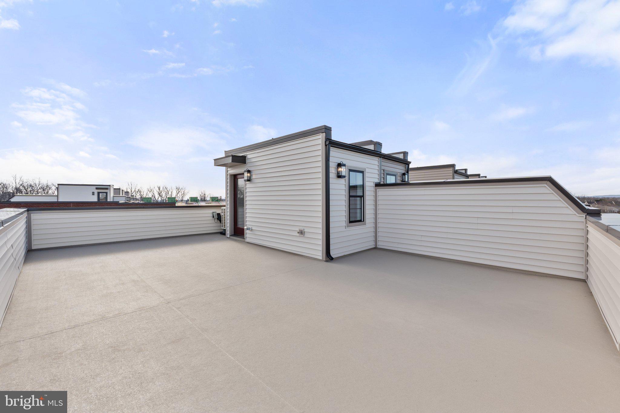 METRO WALK AT MOOREFIELD STATION - Residential Lease