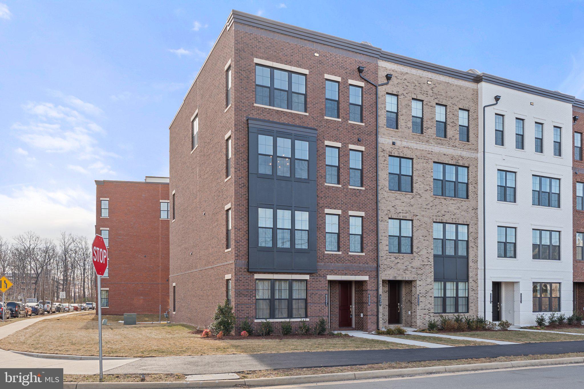 METRO WALK AT MOOREFIELD STATION - Residential Lease