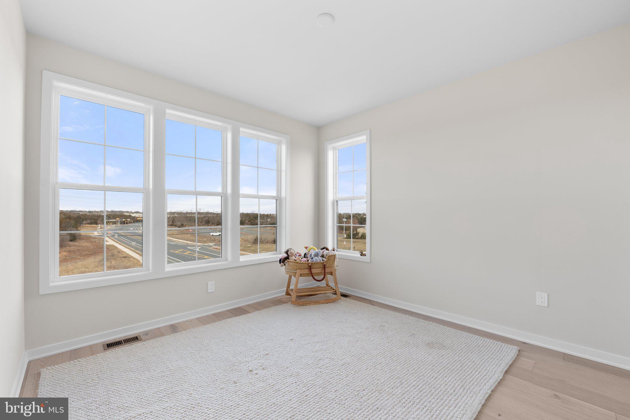 METRO WALK AT MOOREFIELD STATION - Residential Lease