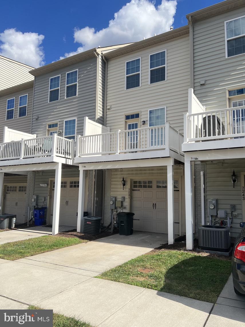 HOWARD SQUARE - Residential Lease