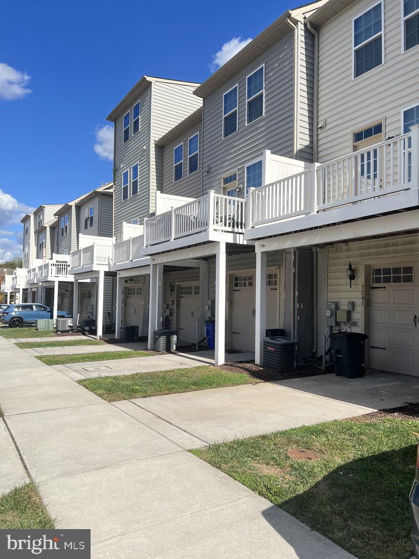 HOWARD SQUARE - Residential Lease