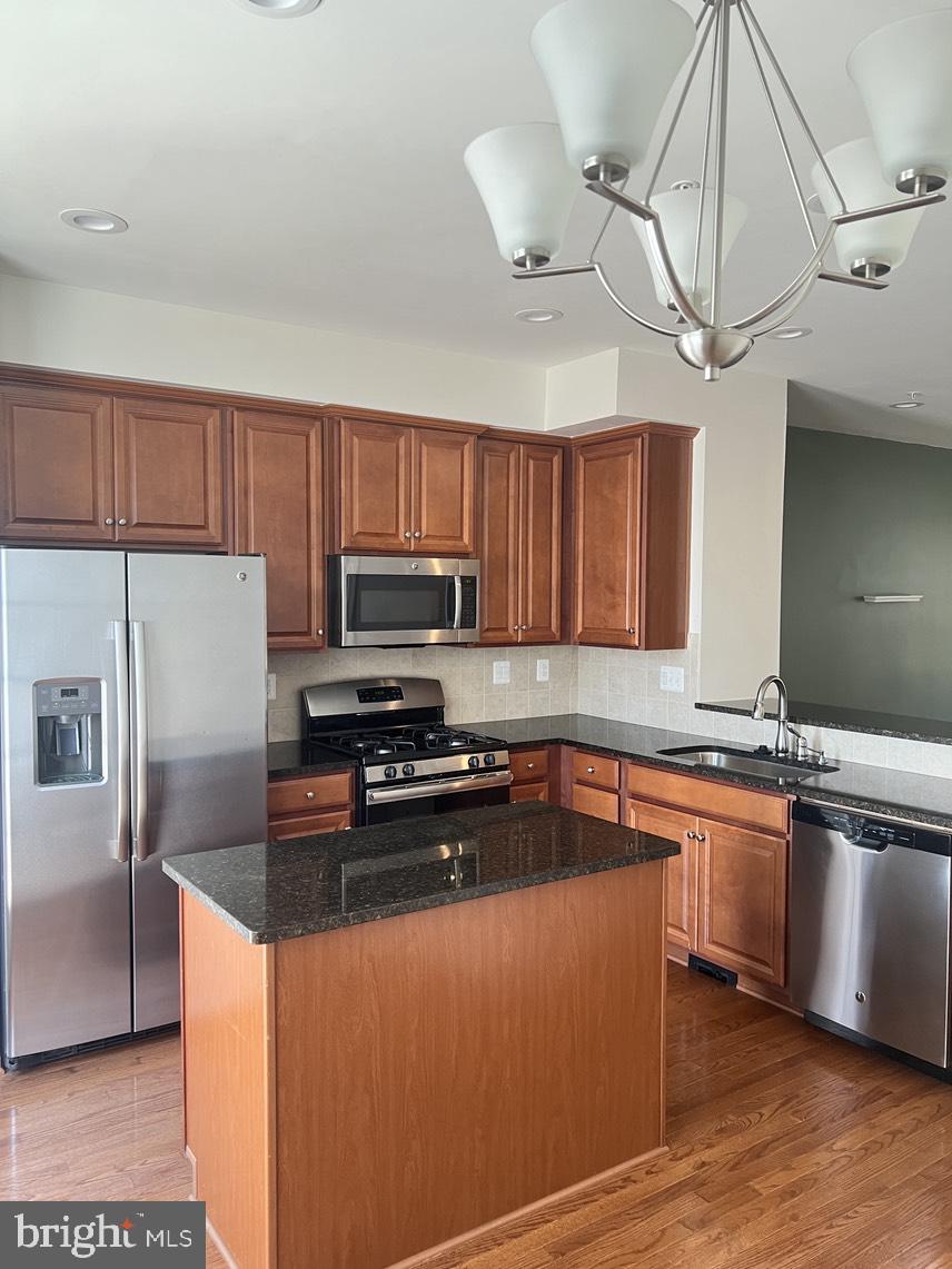 HOWARD SQUARE - Residential Lease