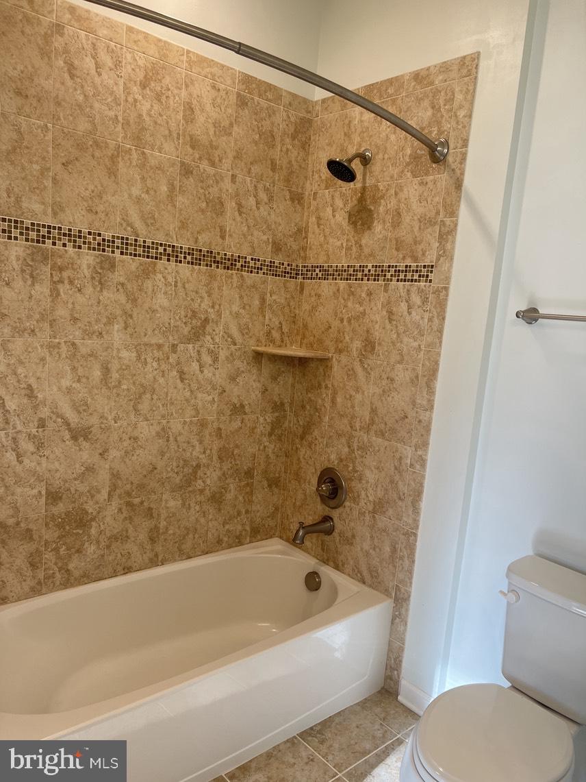 HOWARD SQUARE - Residential Lease