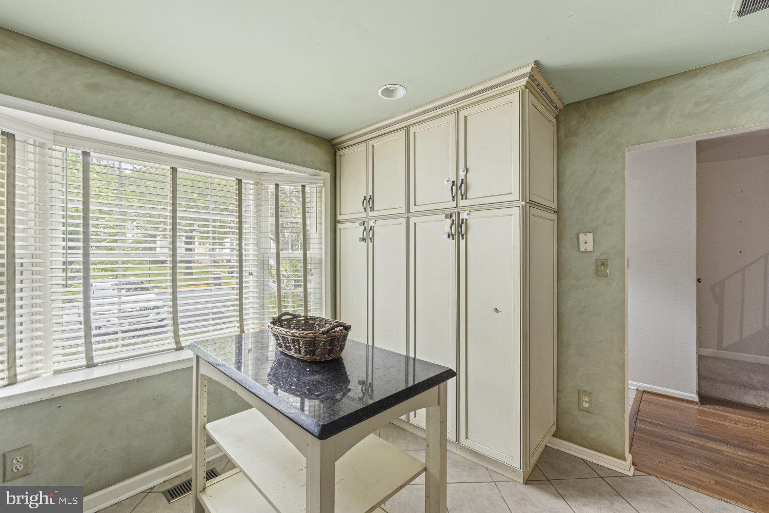 9019 GOLDEN LEAF COURT