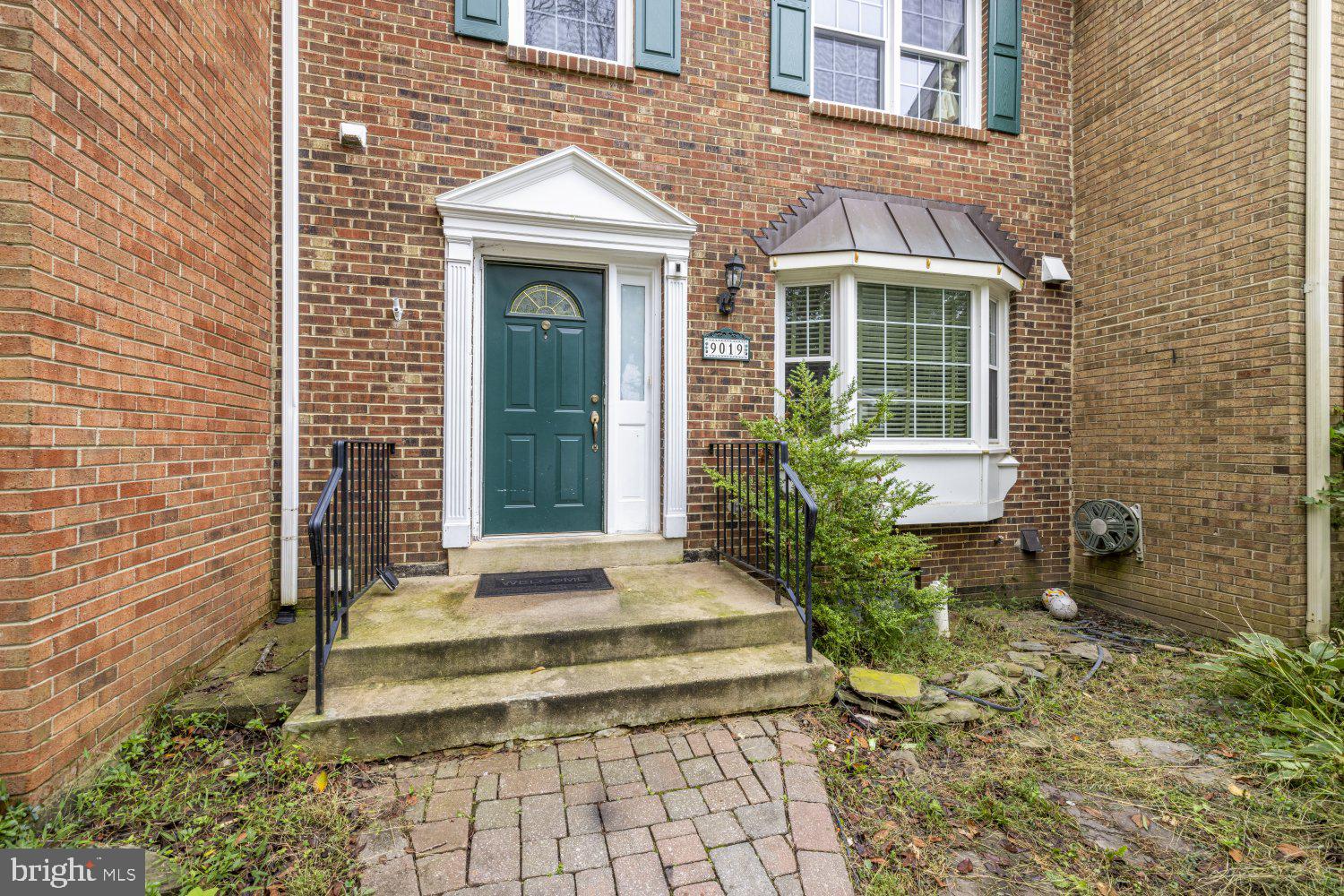 9019 GOLDEN LEAF COURT