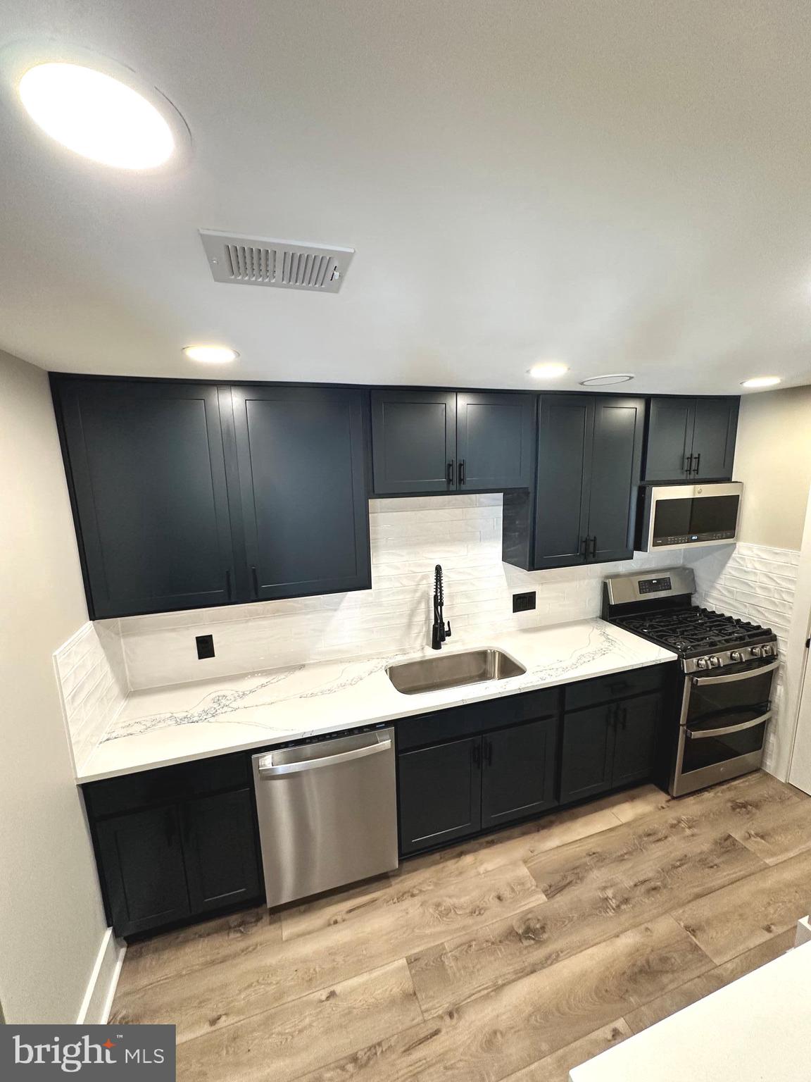 MOORINGS OF OCCOQUAN CON - Residential