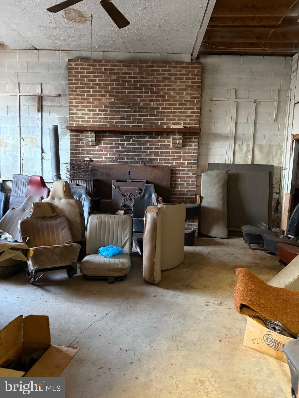 SILVERBROOK FARMS - Residential