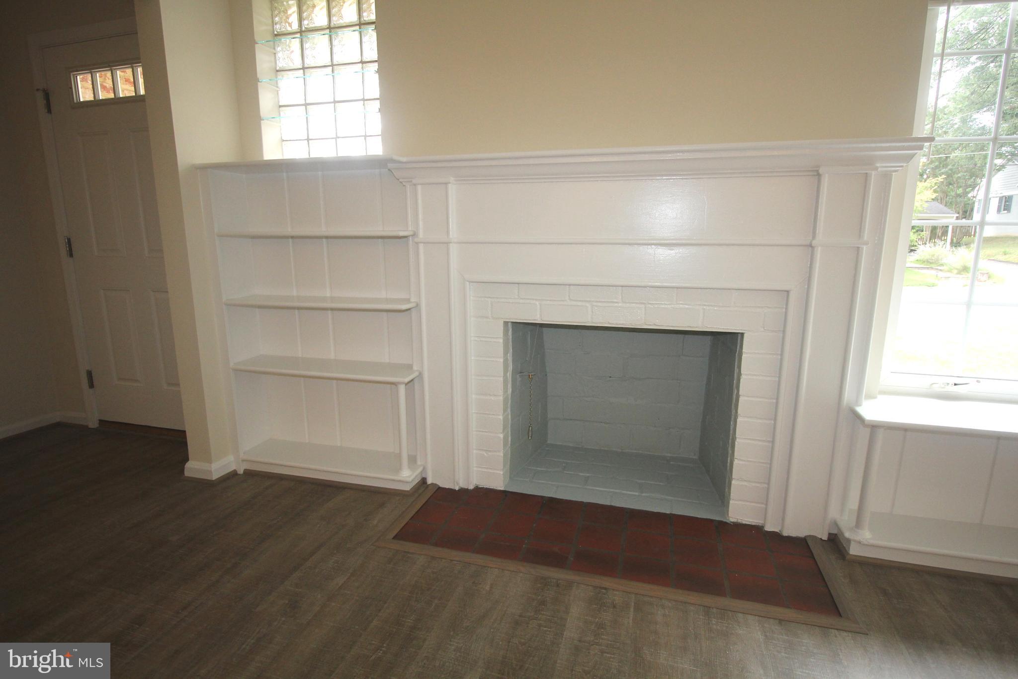 COUNTRY CLUB MANOR - Residential Lease