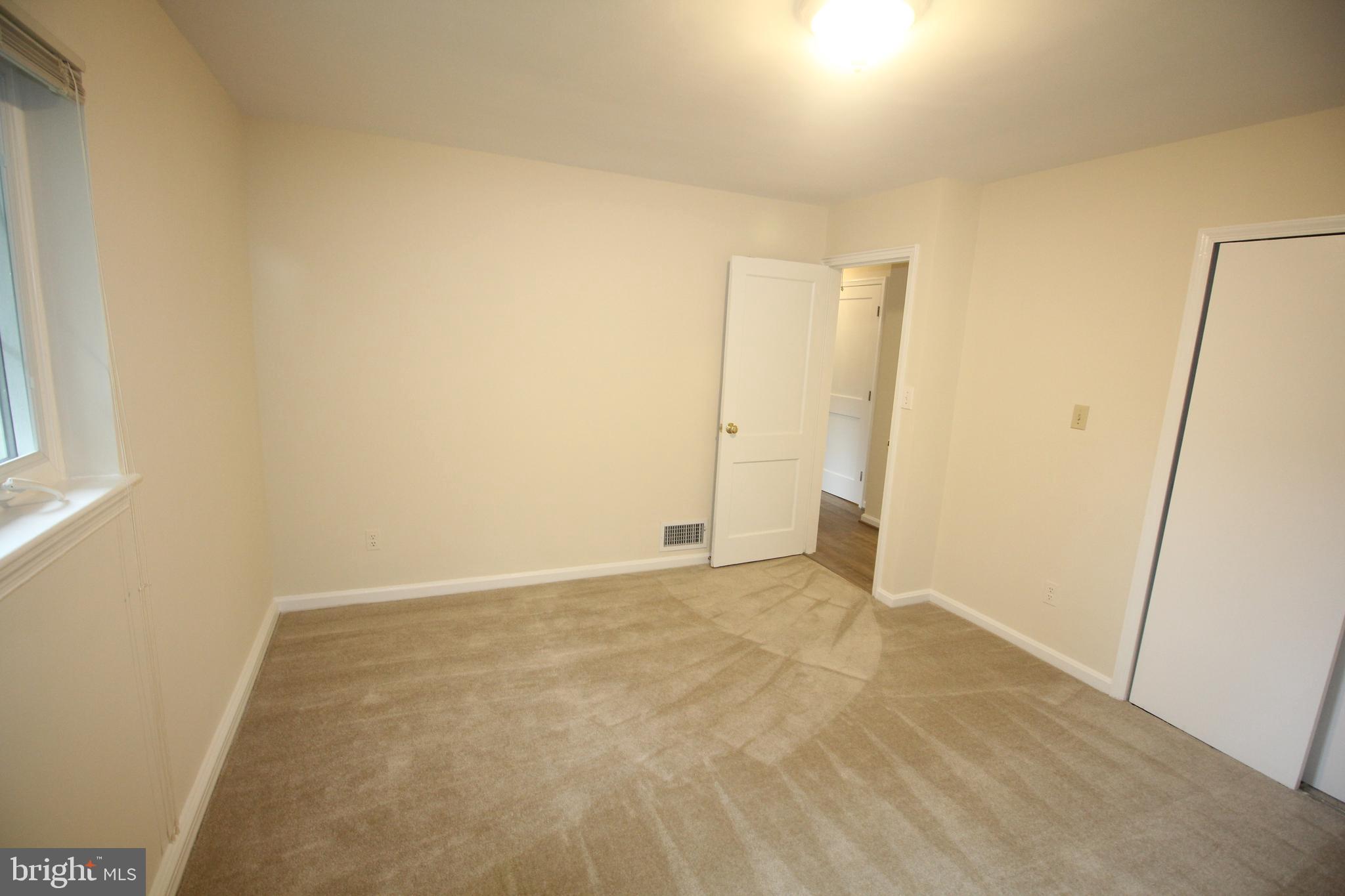 COUNTRY CLUB MANOR - Residential Lease