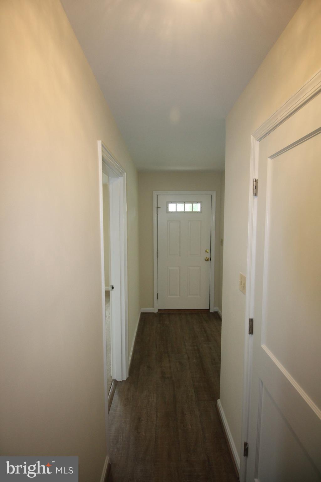 COUNTRY CLUB MANOR - Residential Lease