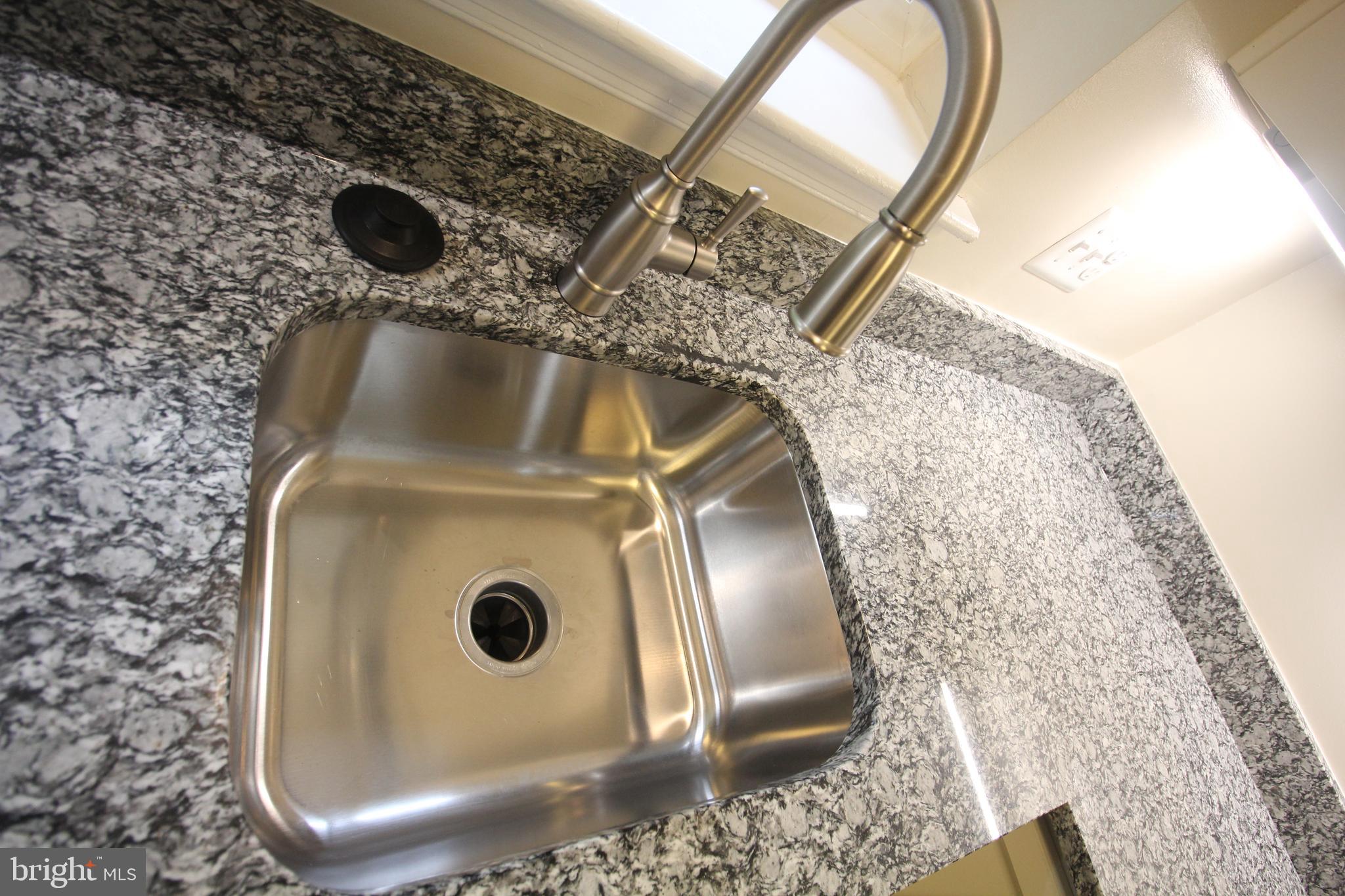 COUNTRY CLUB MANOR - Residential Lease