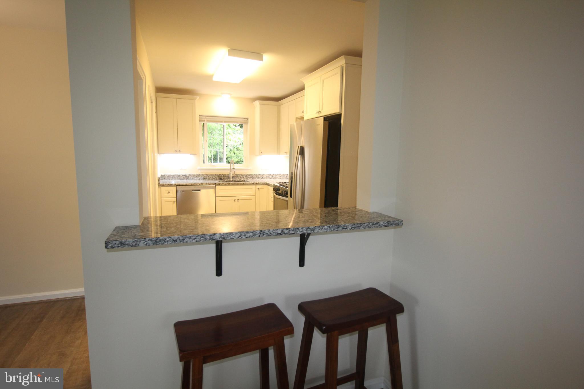 COUNTRY CLUB MANOR - Residential Lease