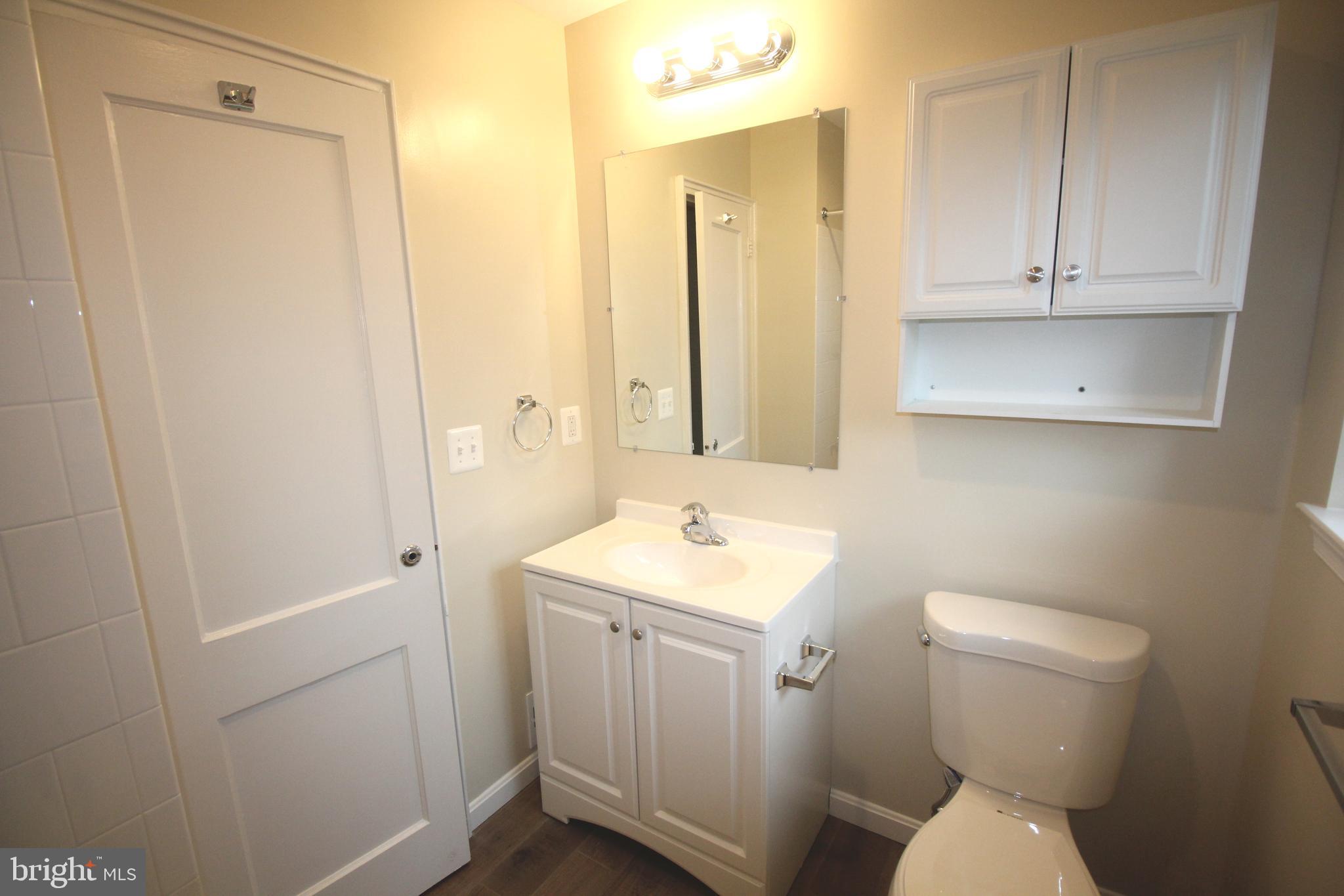 COUNTRY CLUB MANOR - Residential Lease