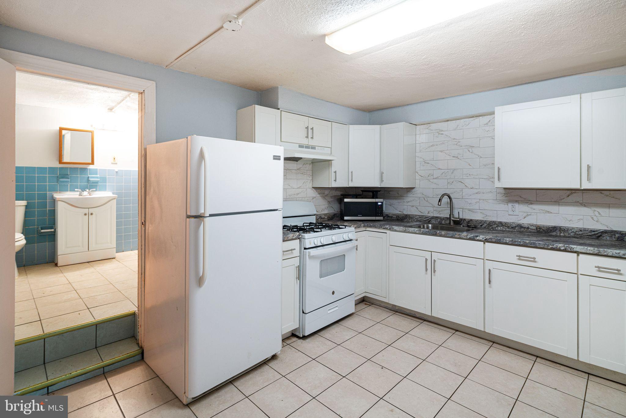 WALNUT HILL - Residential Income