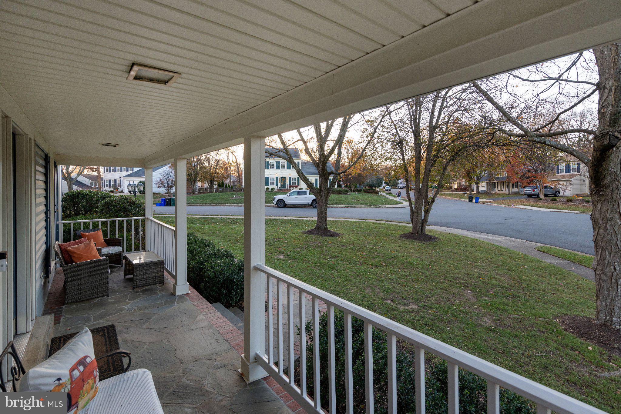8107 OAK CREST LANE