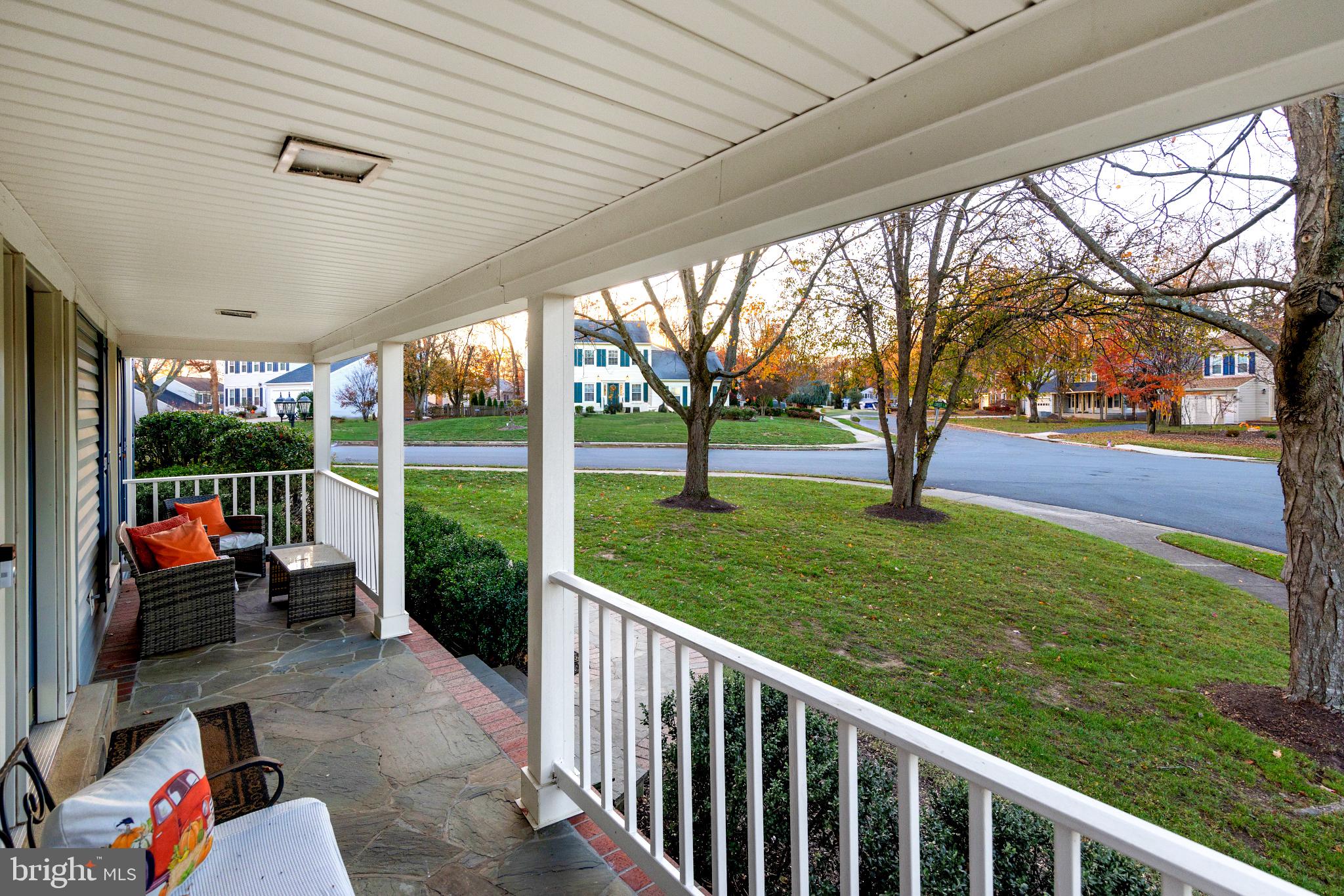 8107 OAK CREST LANE