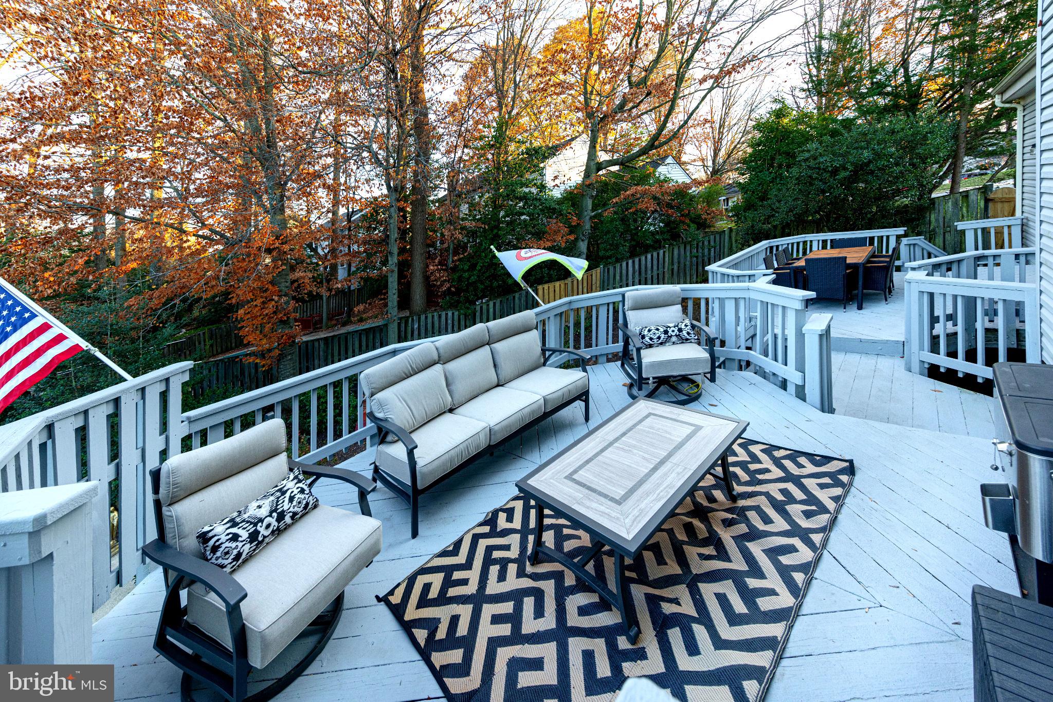 8107 OAK CREST LANE