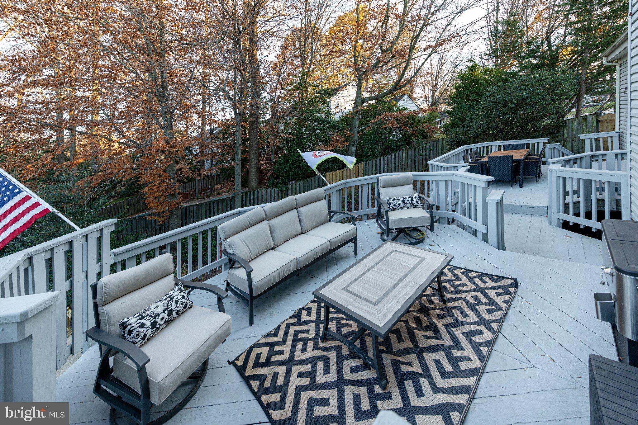 8107 OAK CREST LANE