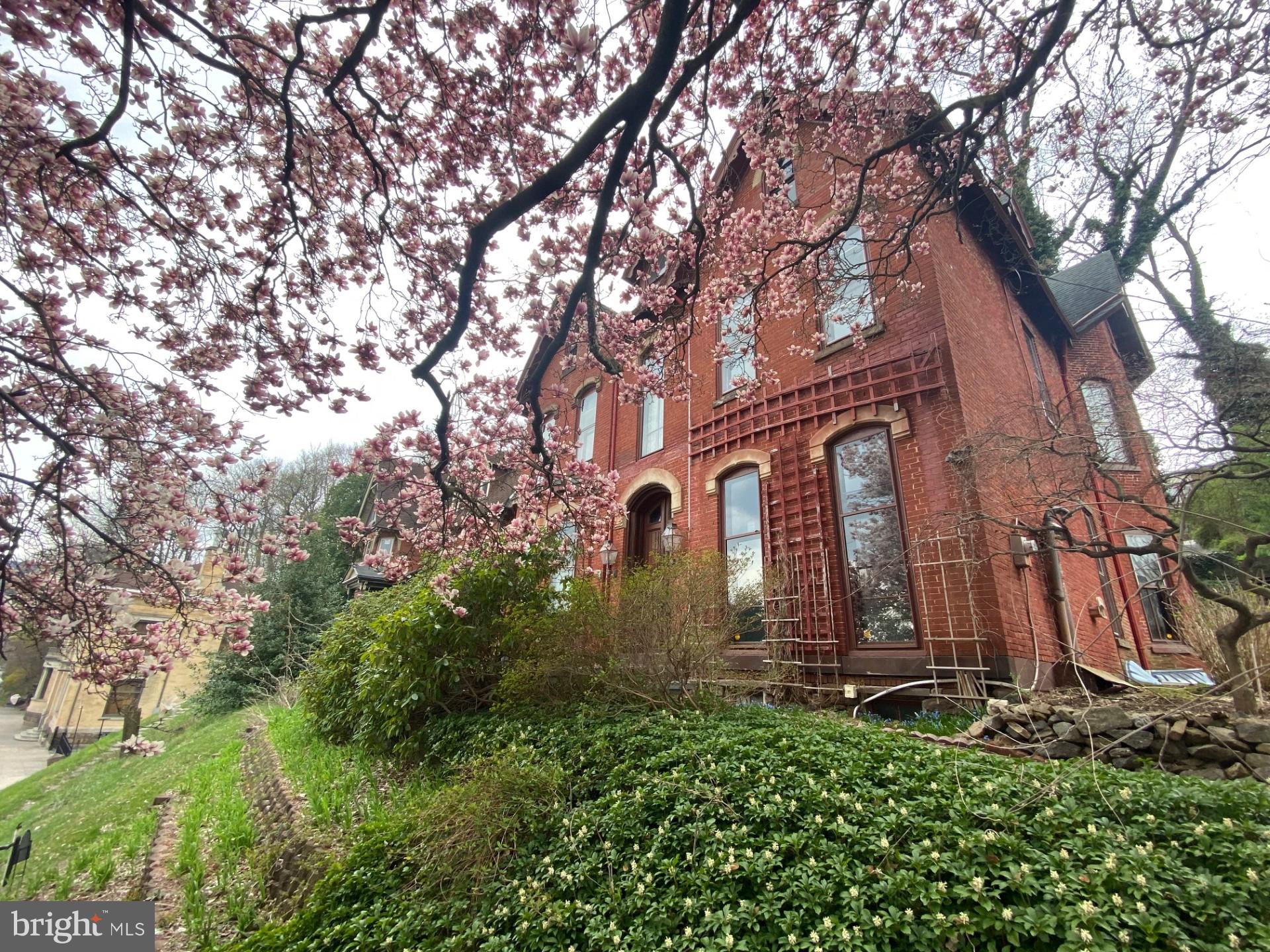 315 S CENTRE STREET