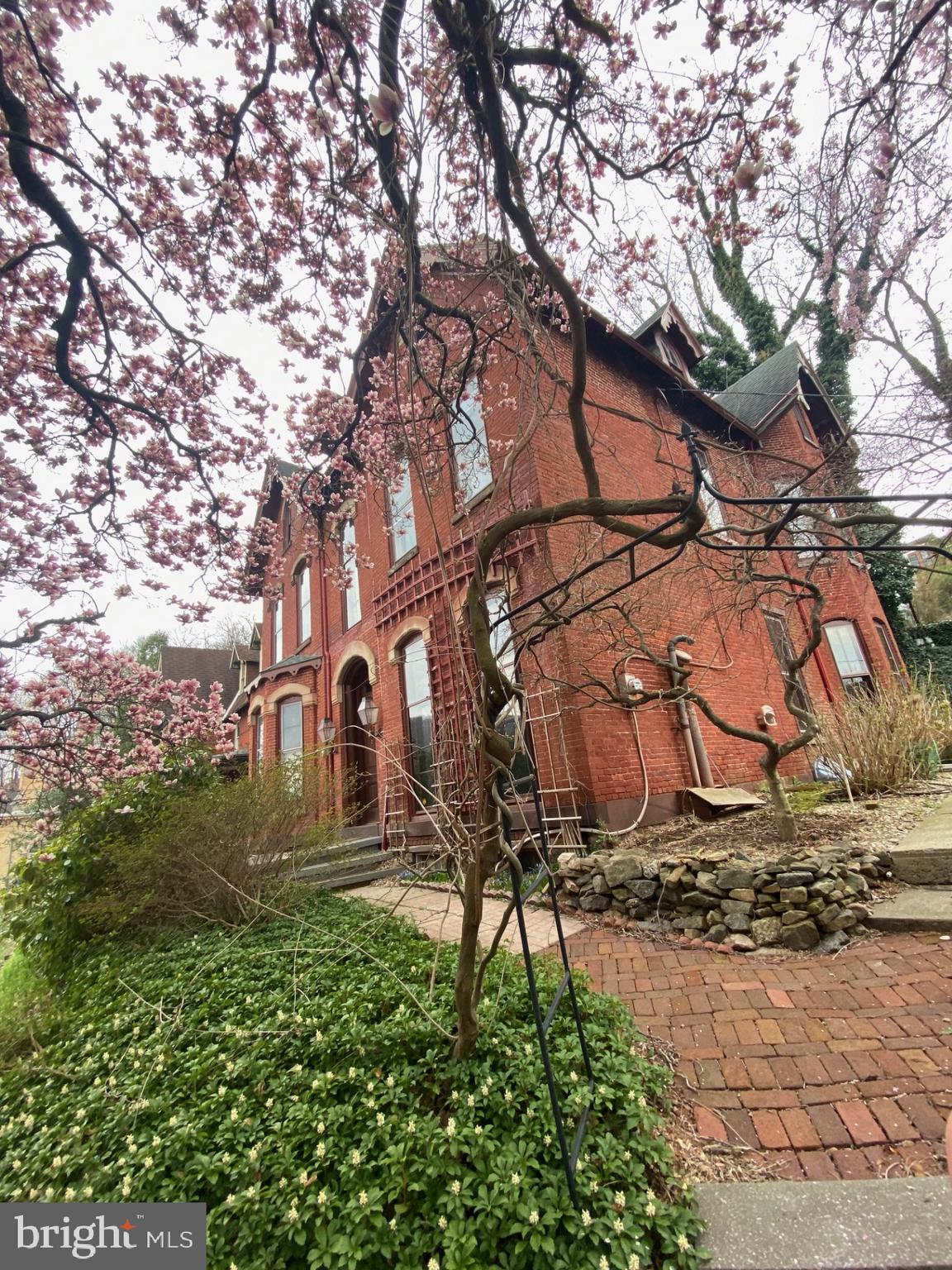 315 S CENTRE STREET