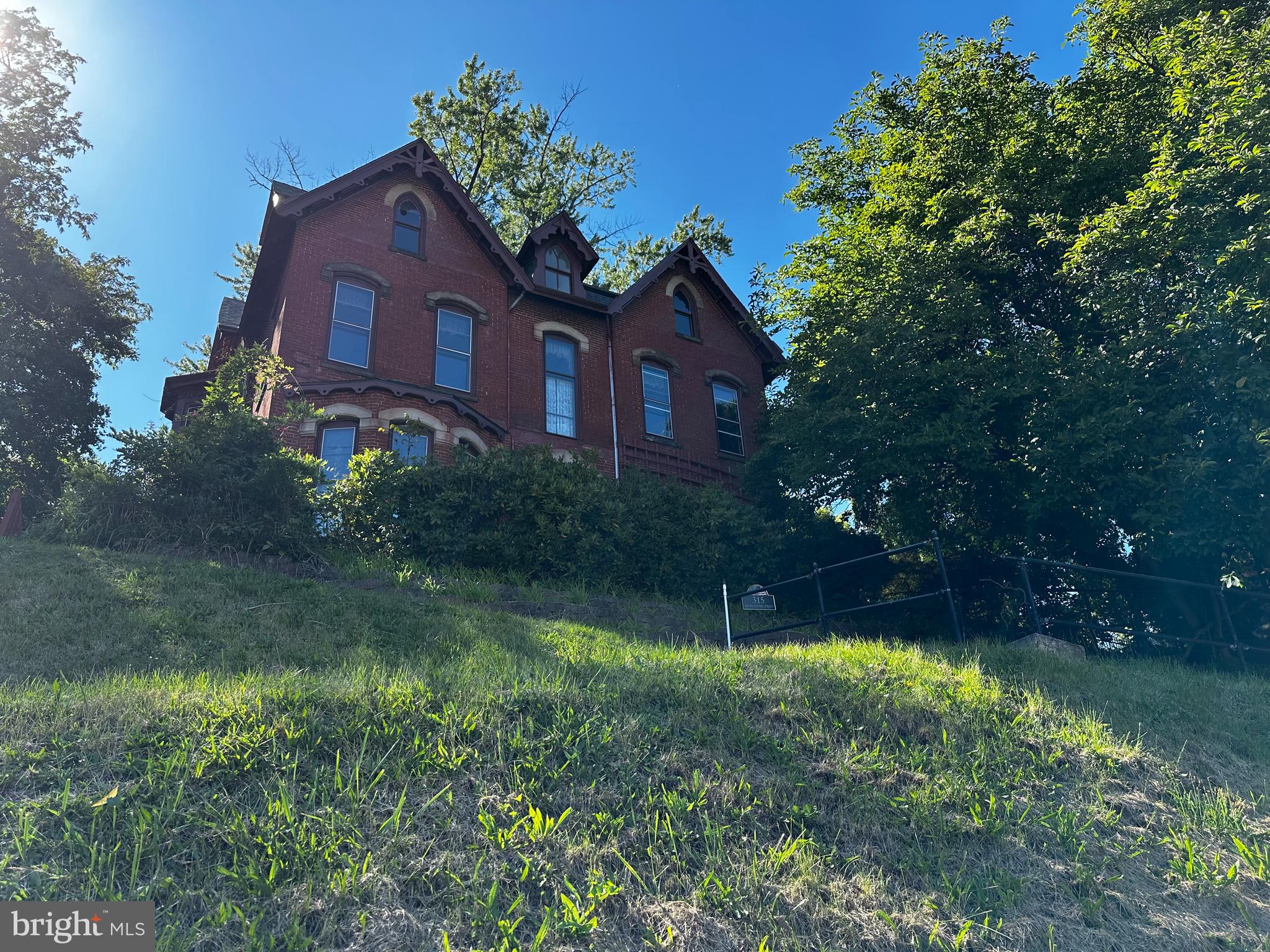 315 S CENTRE STREET