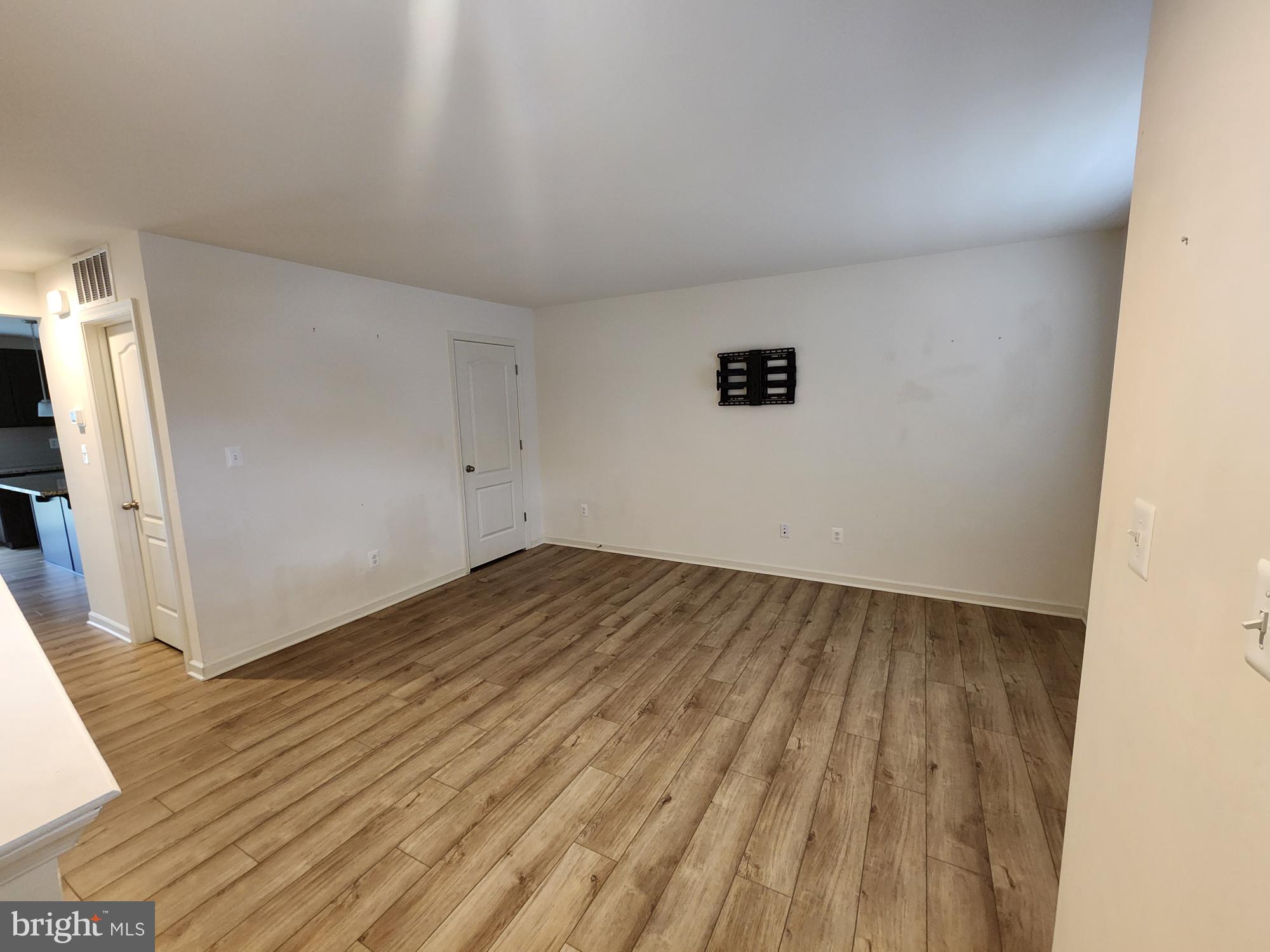 OVERLOOK AT RIVERSIDE - Residential Lease