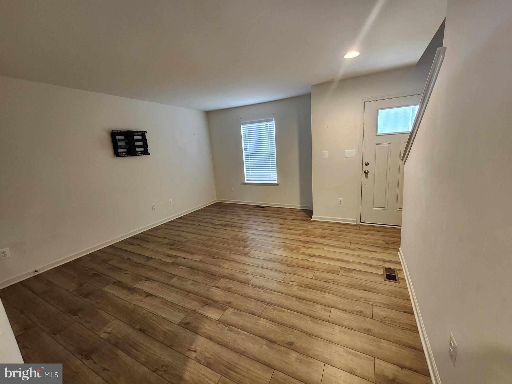 OVERLOOK AT RIVERSIDE - Residential Lease