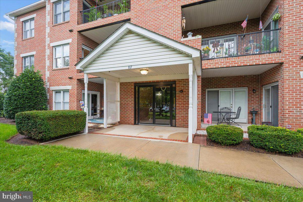117 EASY STREET 32