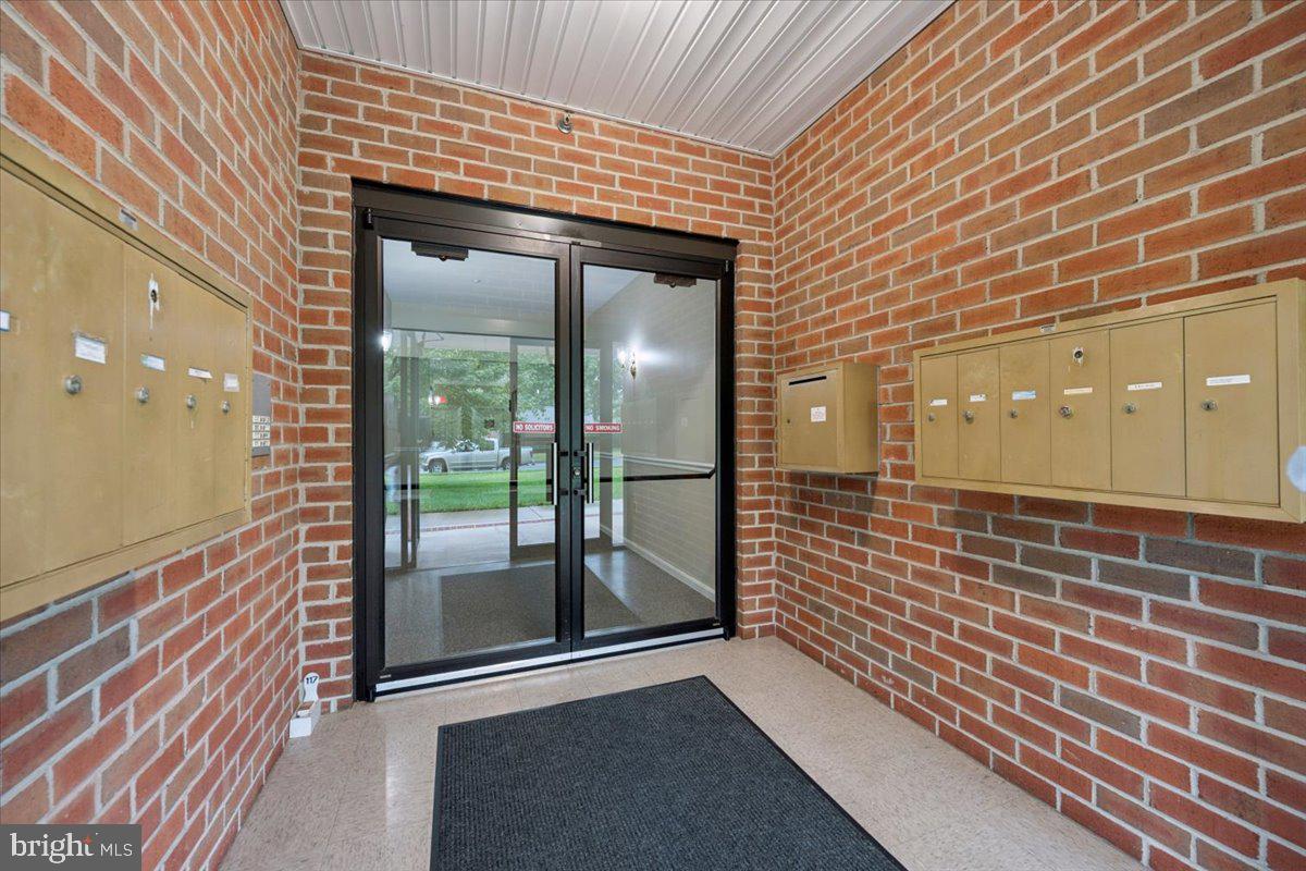 117 EASY STREET 32