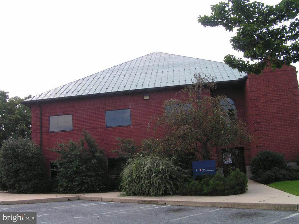 CENTERVILLE - Commercial Sale