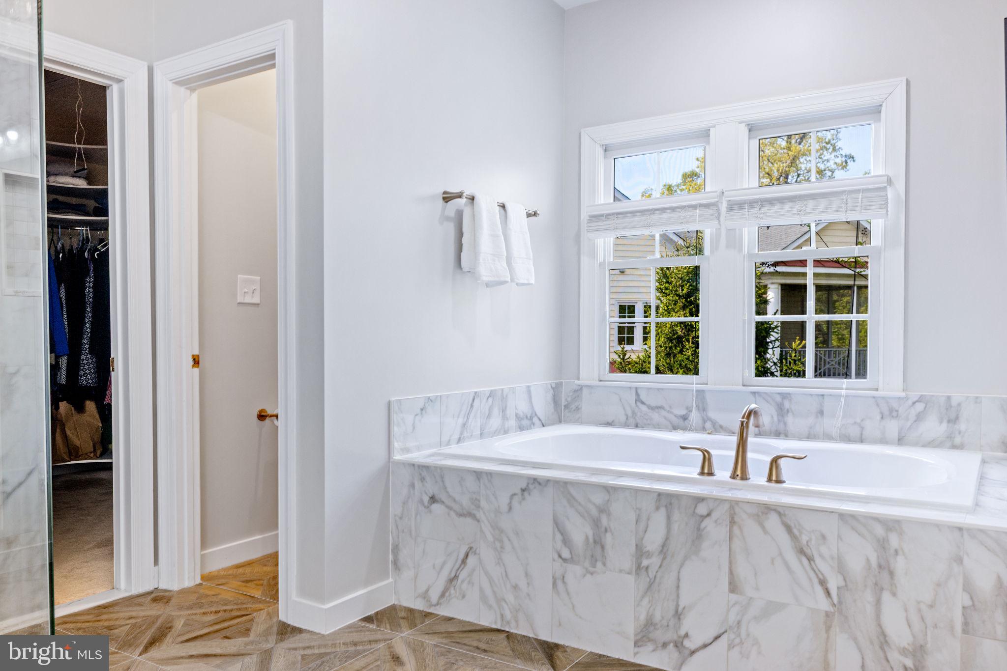 LAKES AT RED ROCK - Residential