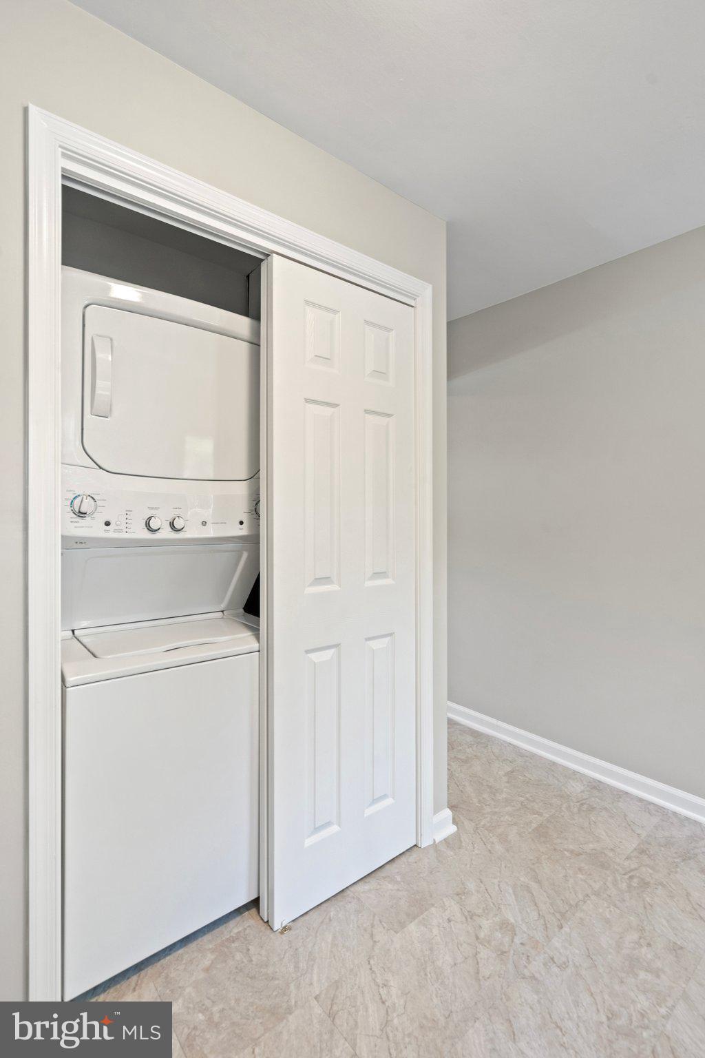 SYCAMORE PARK - Residential Lease