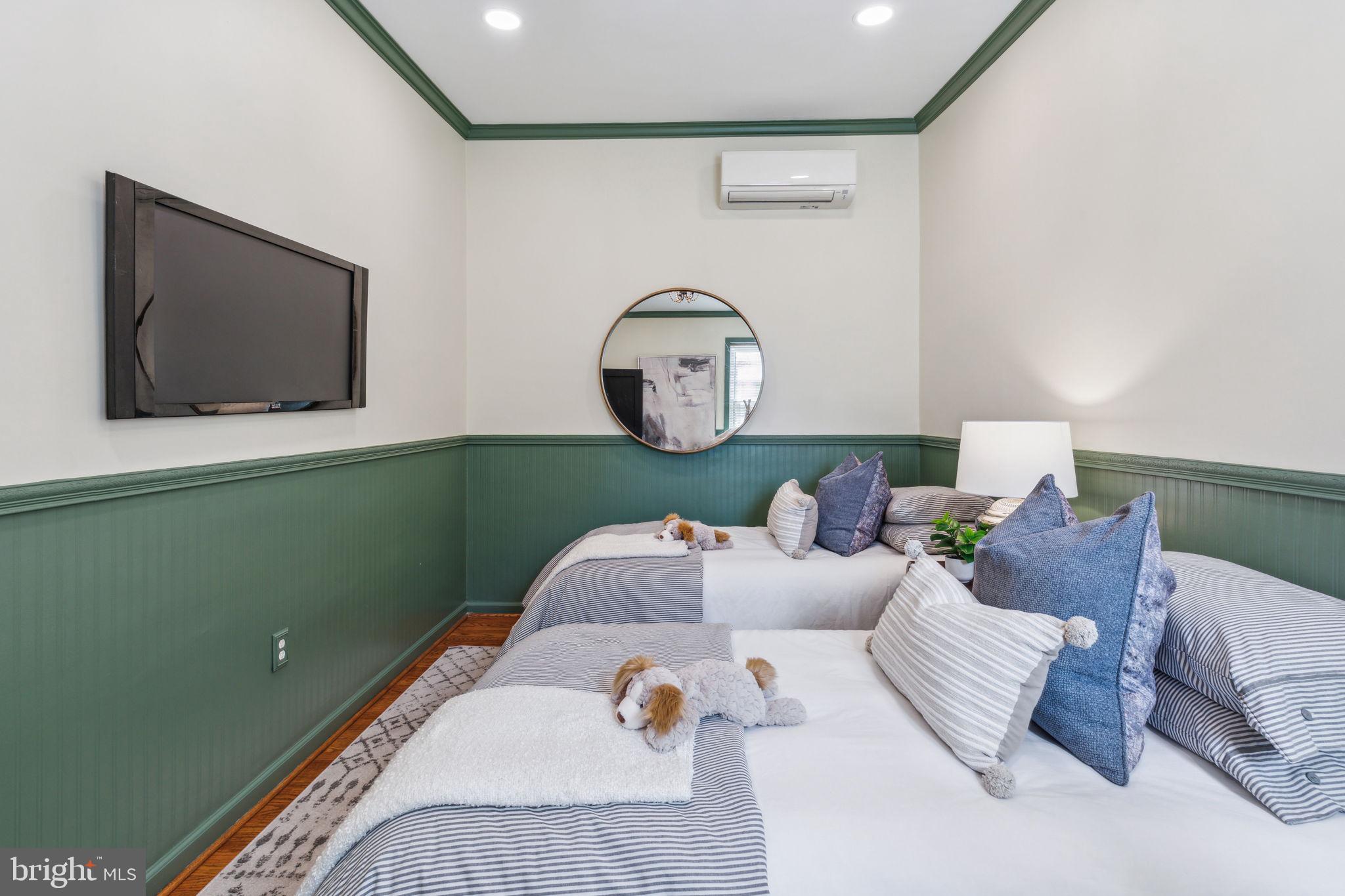 PASSYUNK SQUARE - Residential