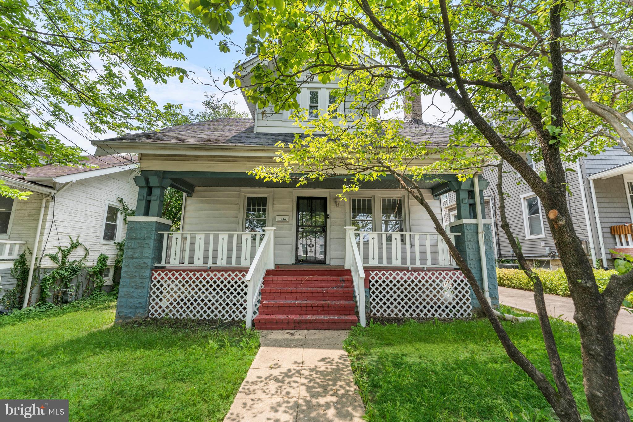 3006 SOUTH DAKOTA AVENUE NE