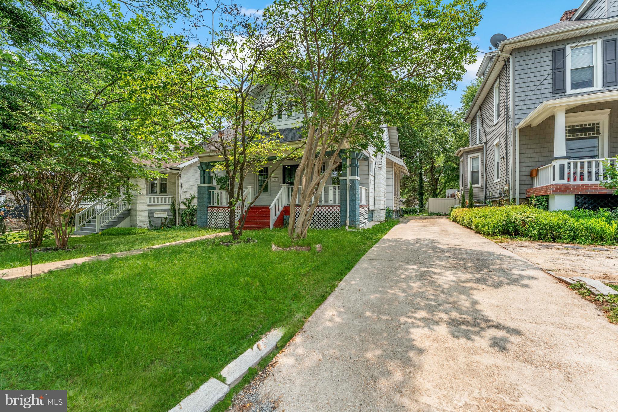 3006 SOUTH DAKOTA AVENUE NE
