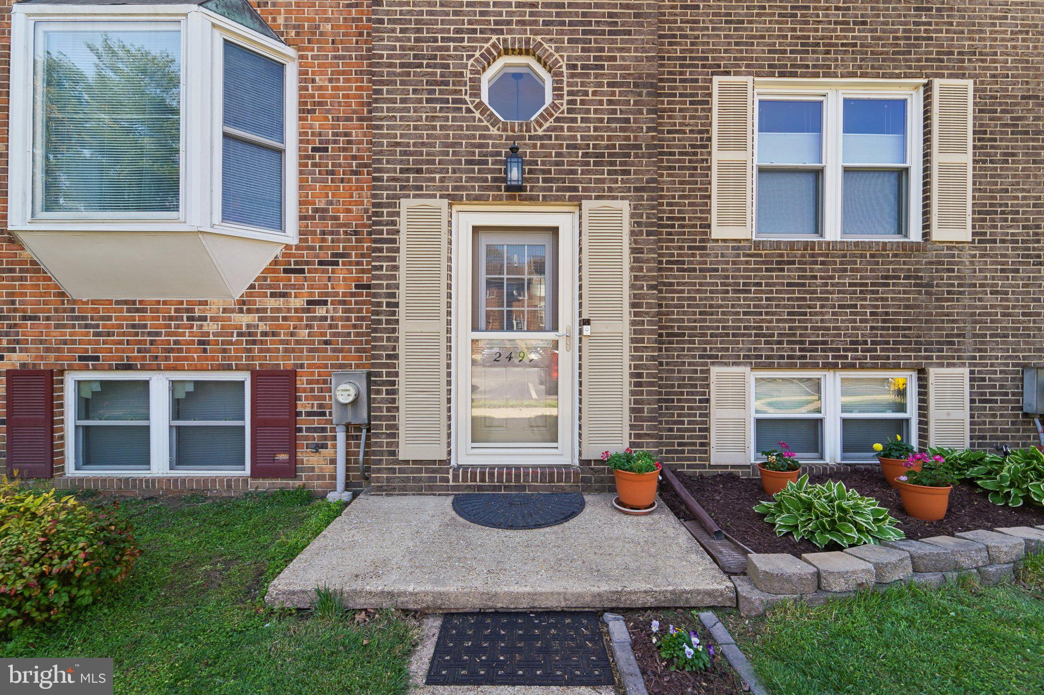2499 VINEYARD LANE