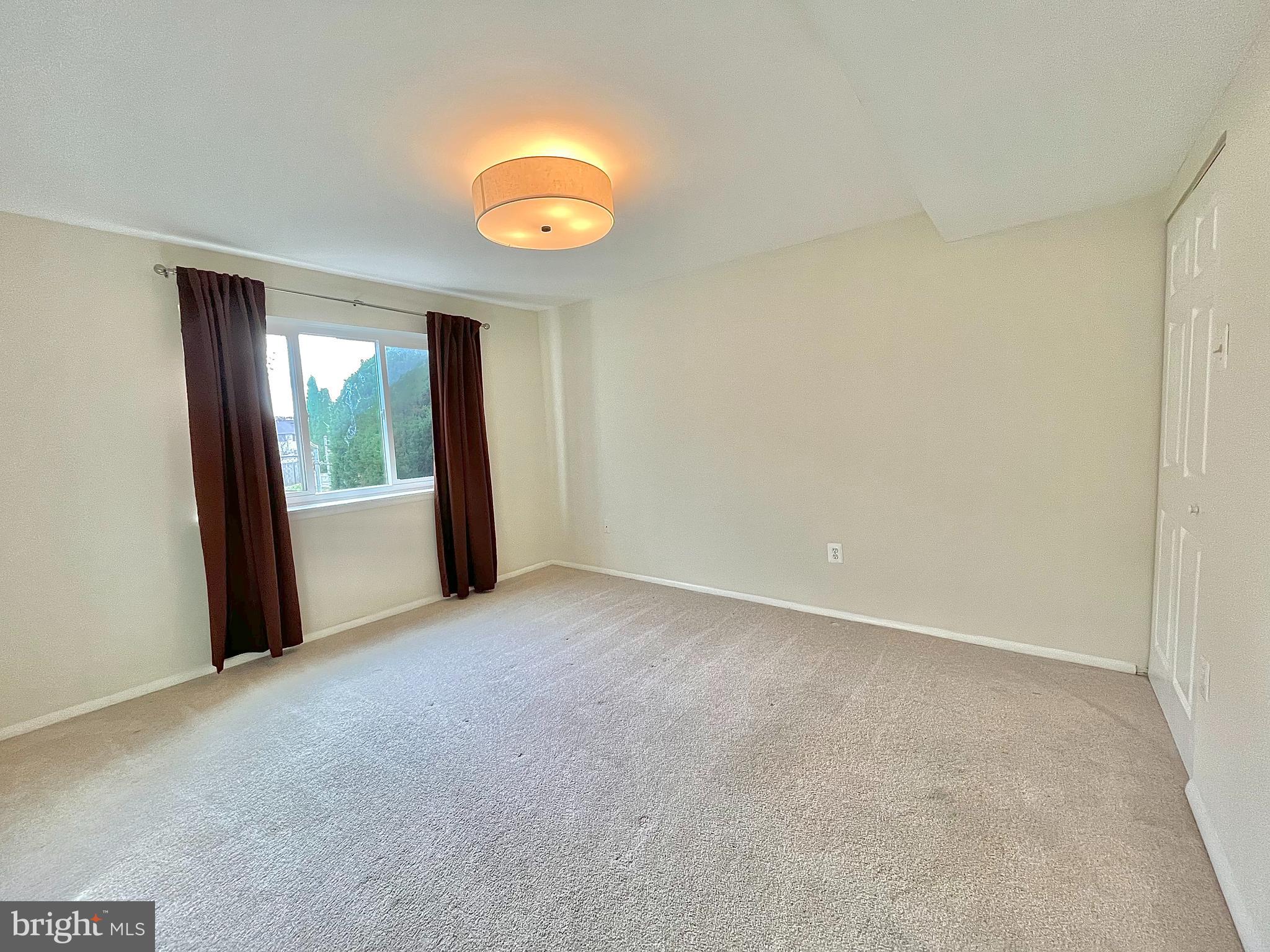 GREENFIELD COMMONS - Residential Lease