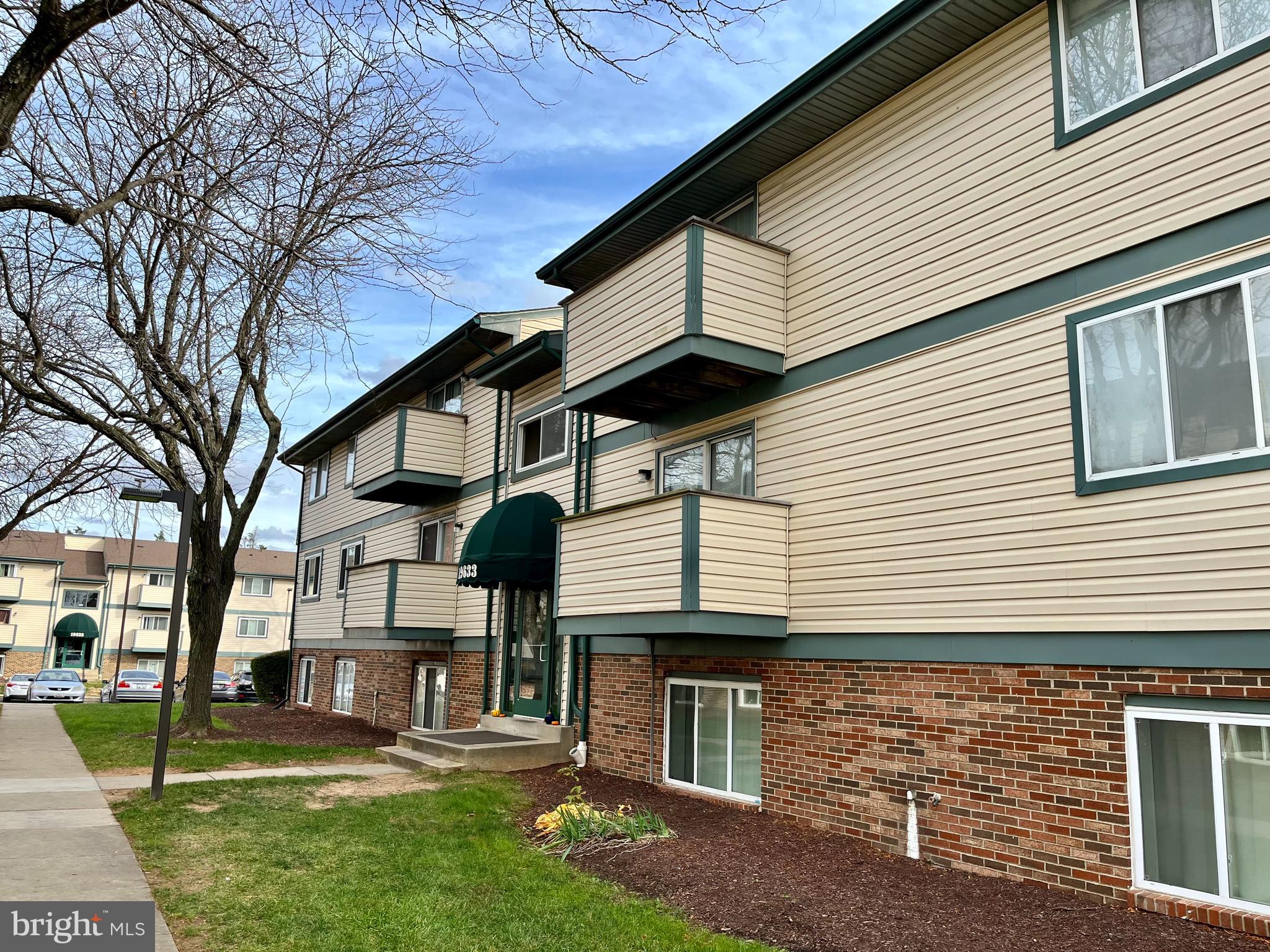 GREENFIELD COMMONS - Residential Lease