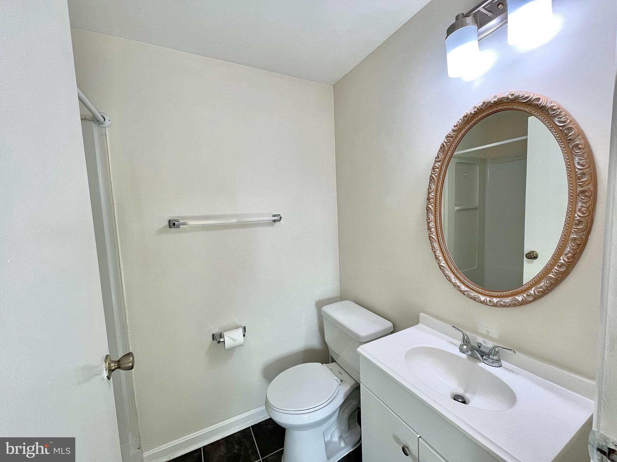 GREENFIELD COMMONS - Residential Lease