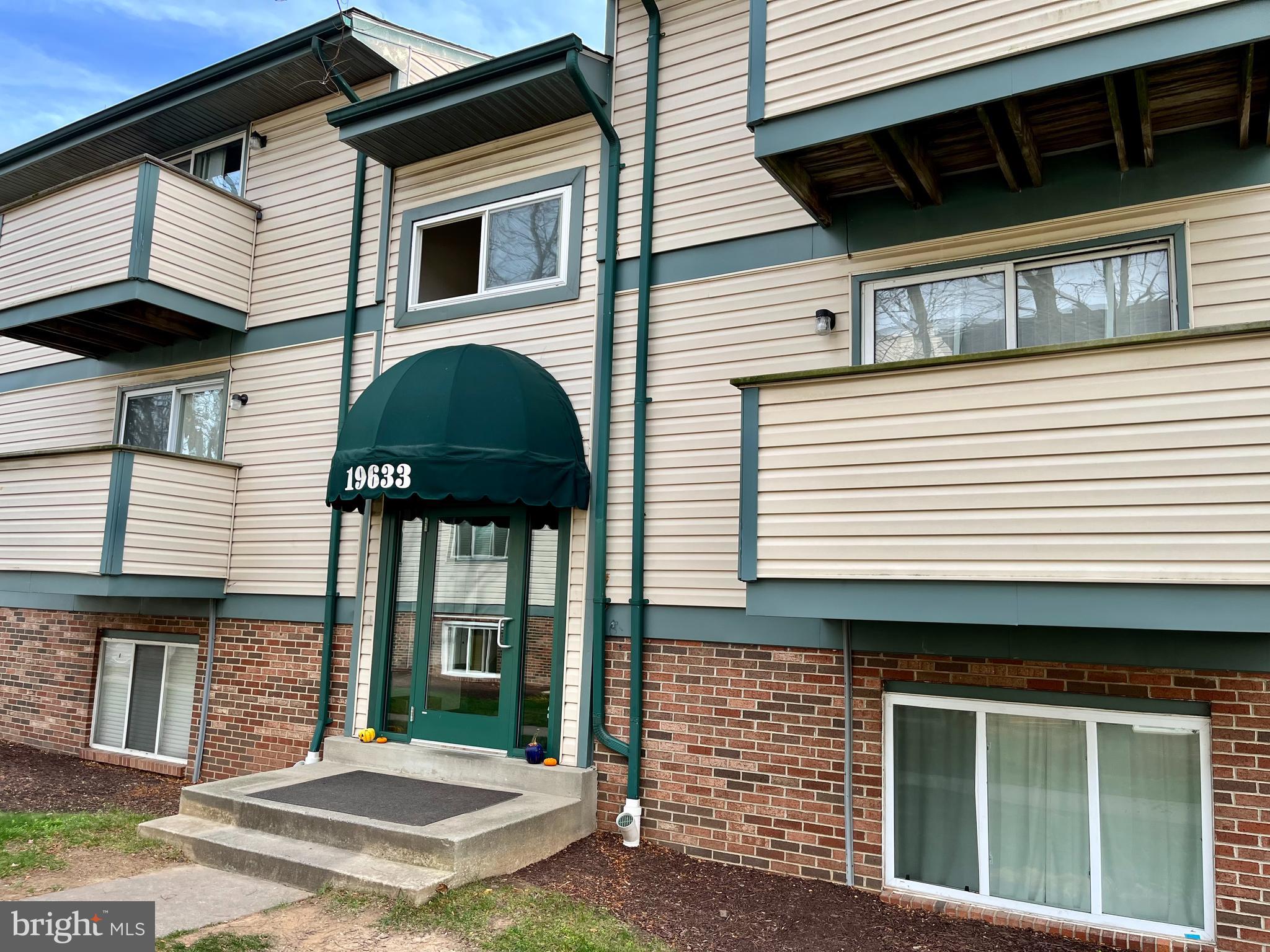 GREENFIELD COMMONS - Residential Lease