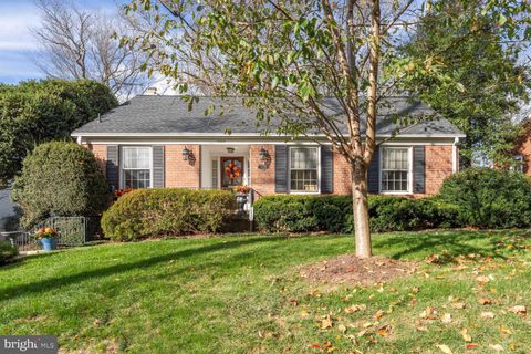 Photo of 10006 Frederick Avenue, Kensington, MD 20895 (MLS # MDMC2111636)