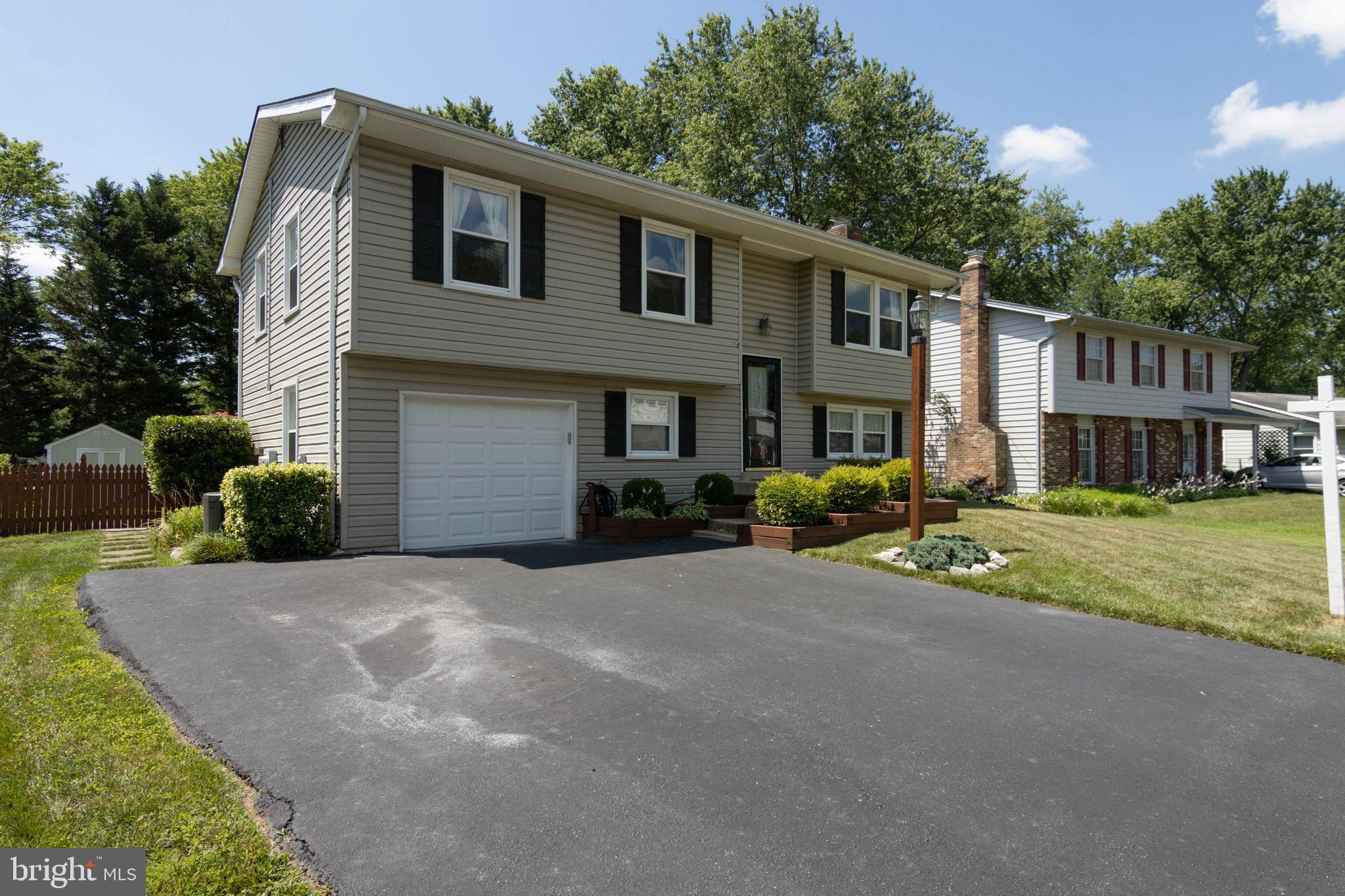 FOUR SEASONS ESTATES - Residential