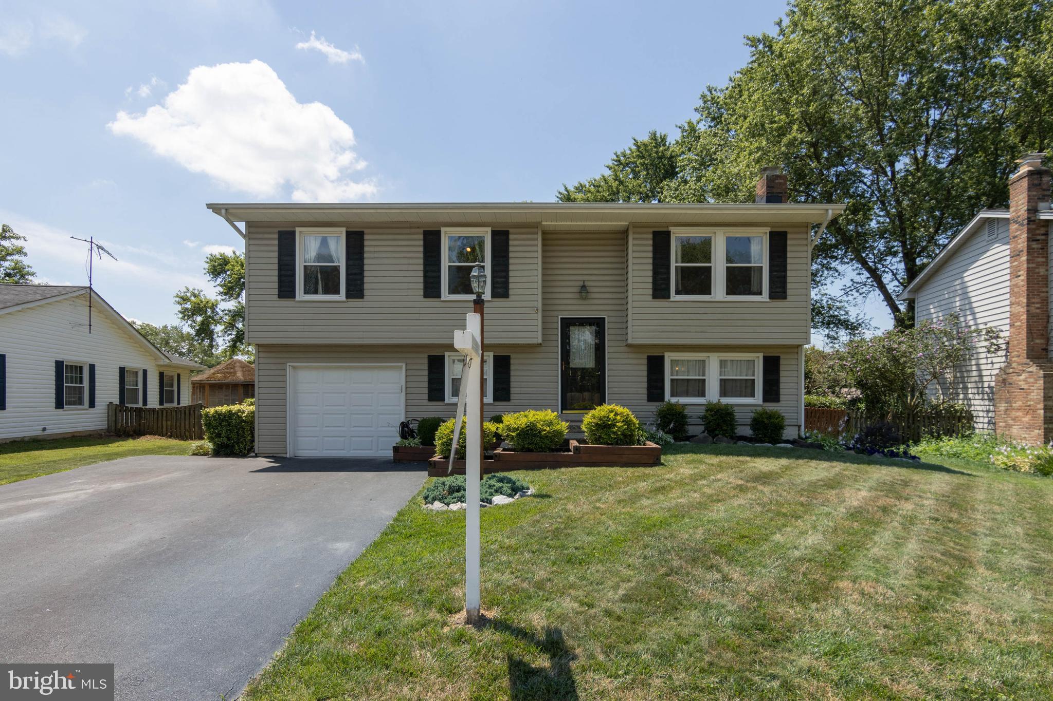 FOUR SEASONS ESTATES - Residential